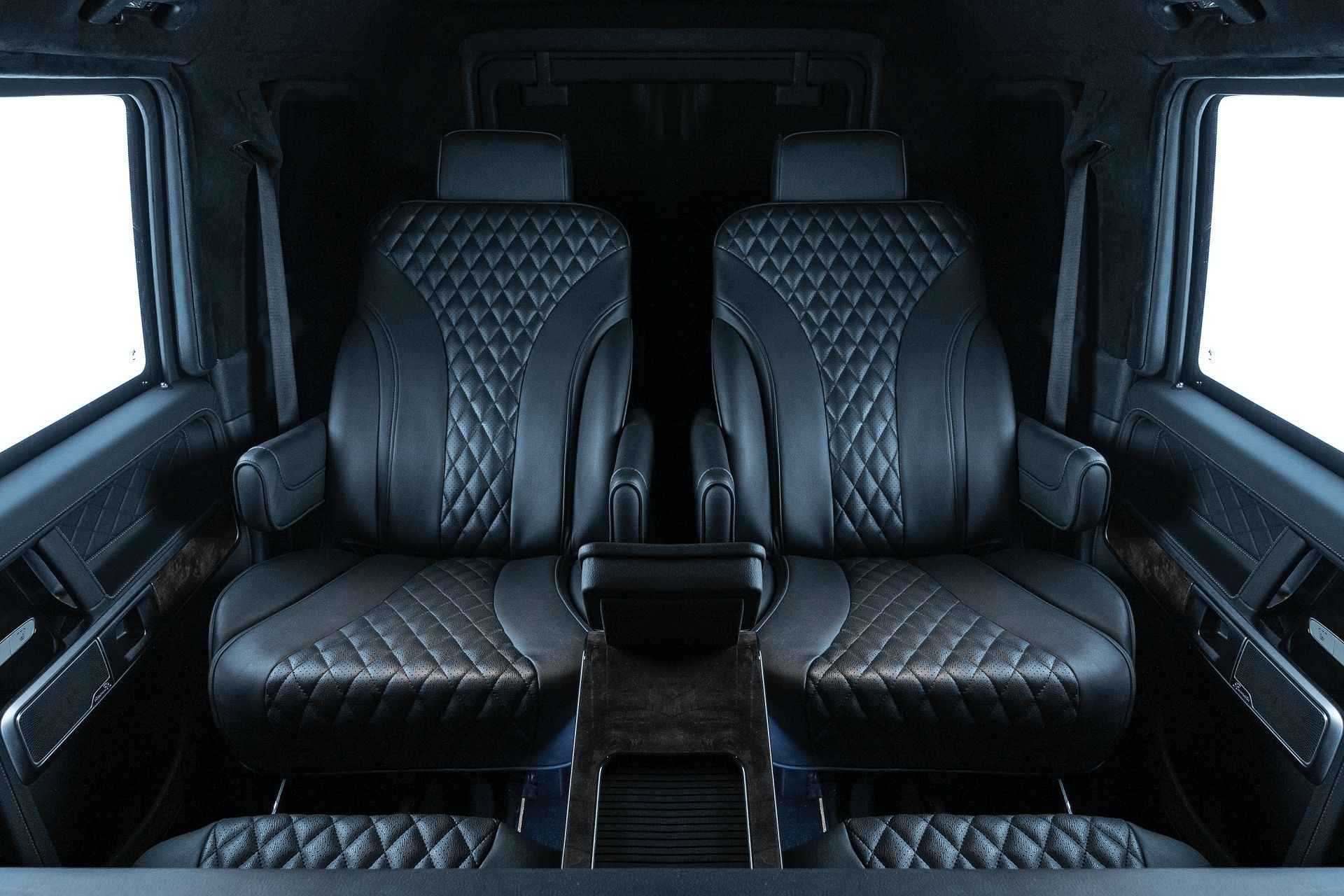 Mercedes-AMG G 63 VIP Limo ra mat anh 6