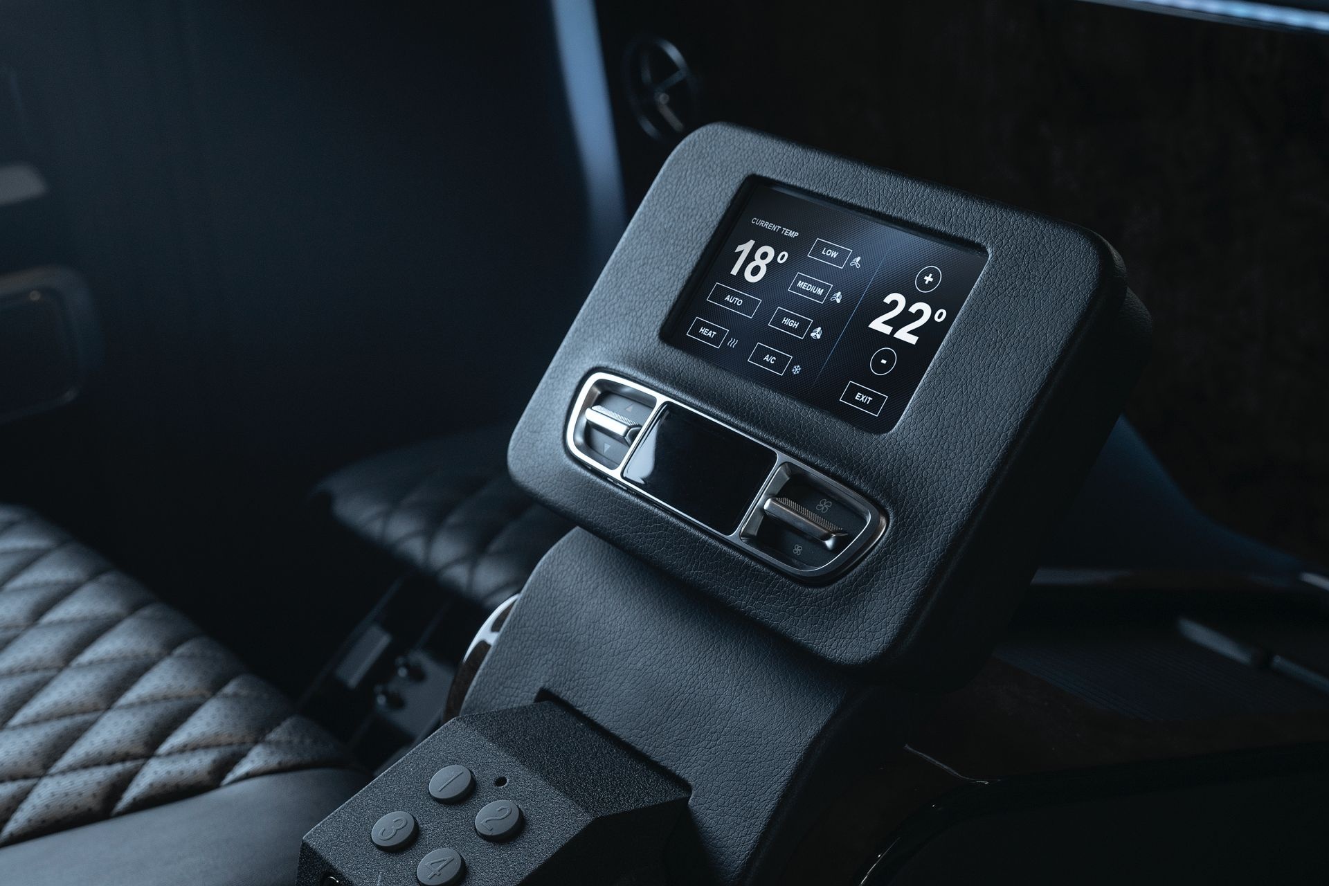 Mercedes-AMG G 63 VIP Limo ra mat anh 9