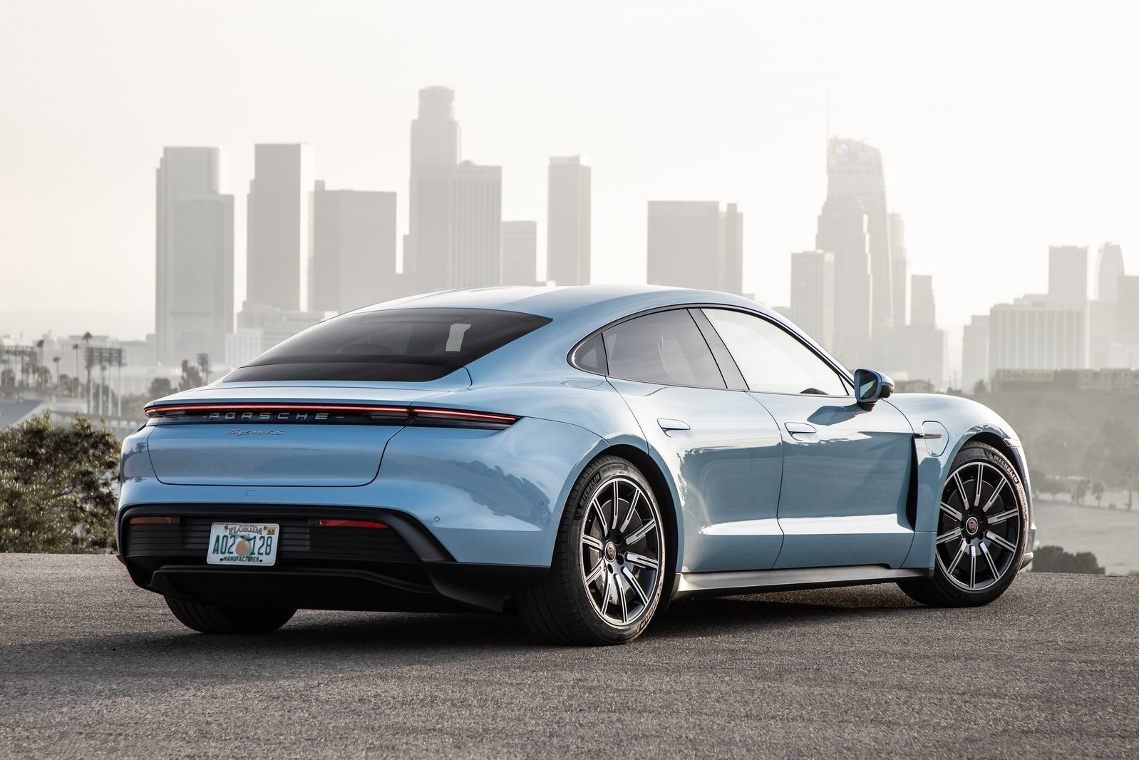 Porsche Taycan 2021 bo sung nhieu cong nghe anh 13