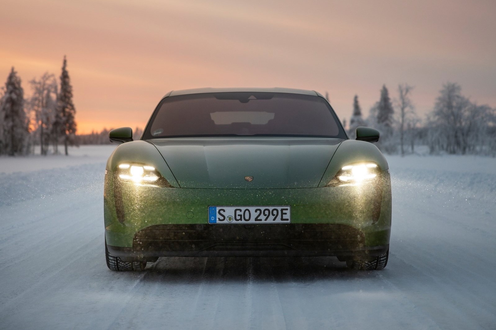 Porsche Taycan 2021 bo sung nhieu cong nghe anh 3