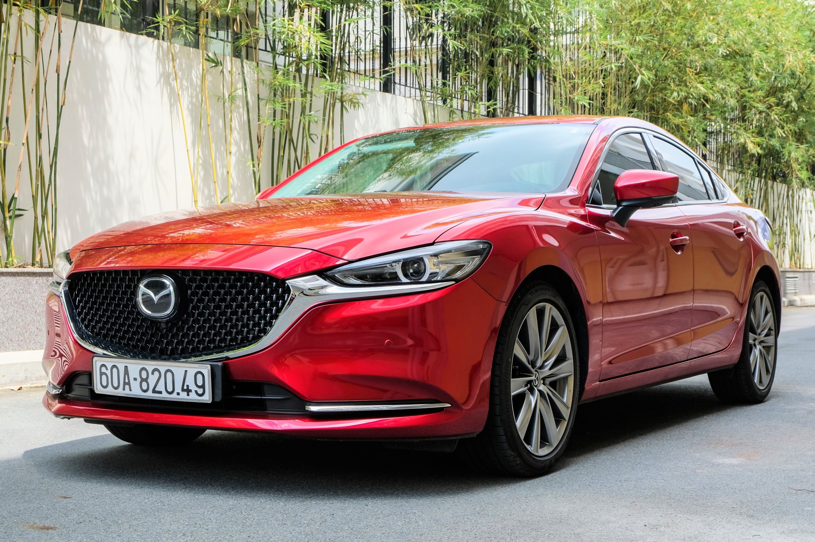 Chi tiet Mazda6 2.0L Premium 2020 - doi thu cua Toyota Camry hinh anh