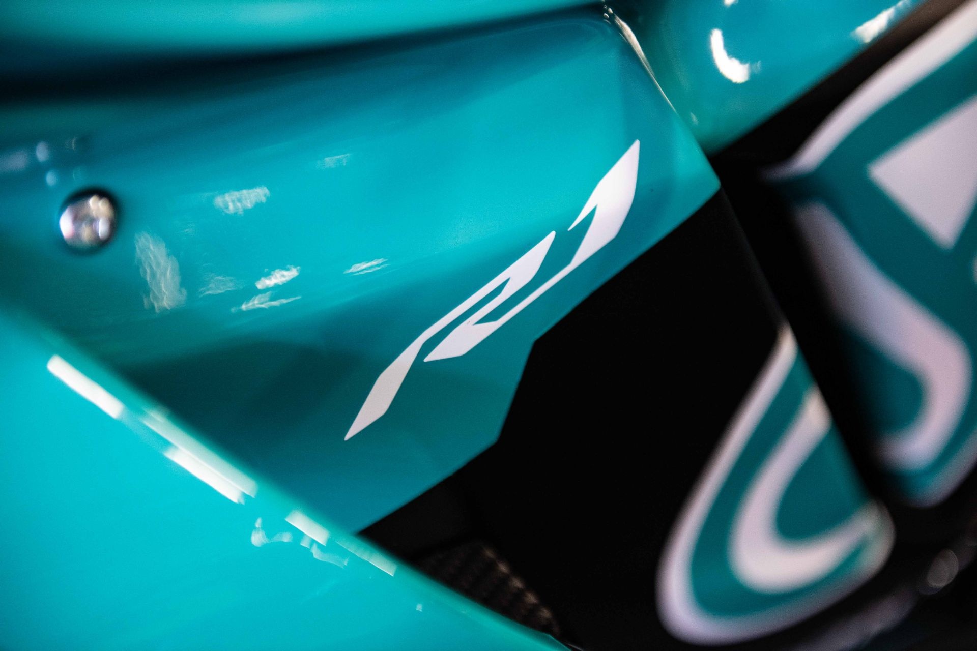 Ban sao xe dua MotoGP ra mat anh 9