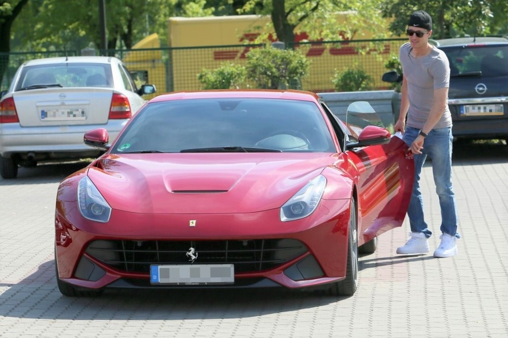 Cac cau thu Bayern Munich di xe gi? hinh anh