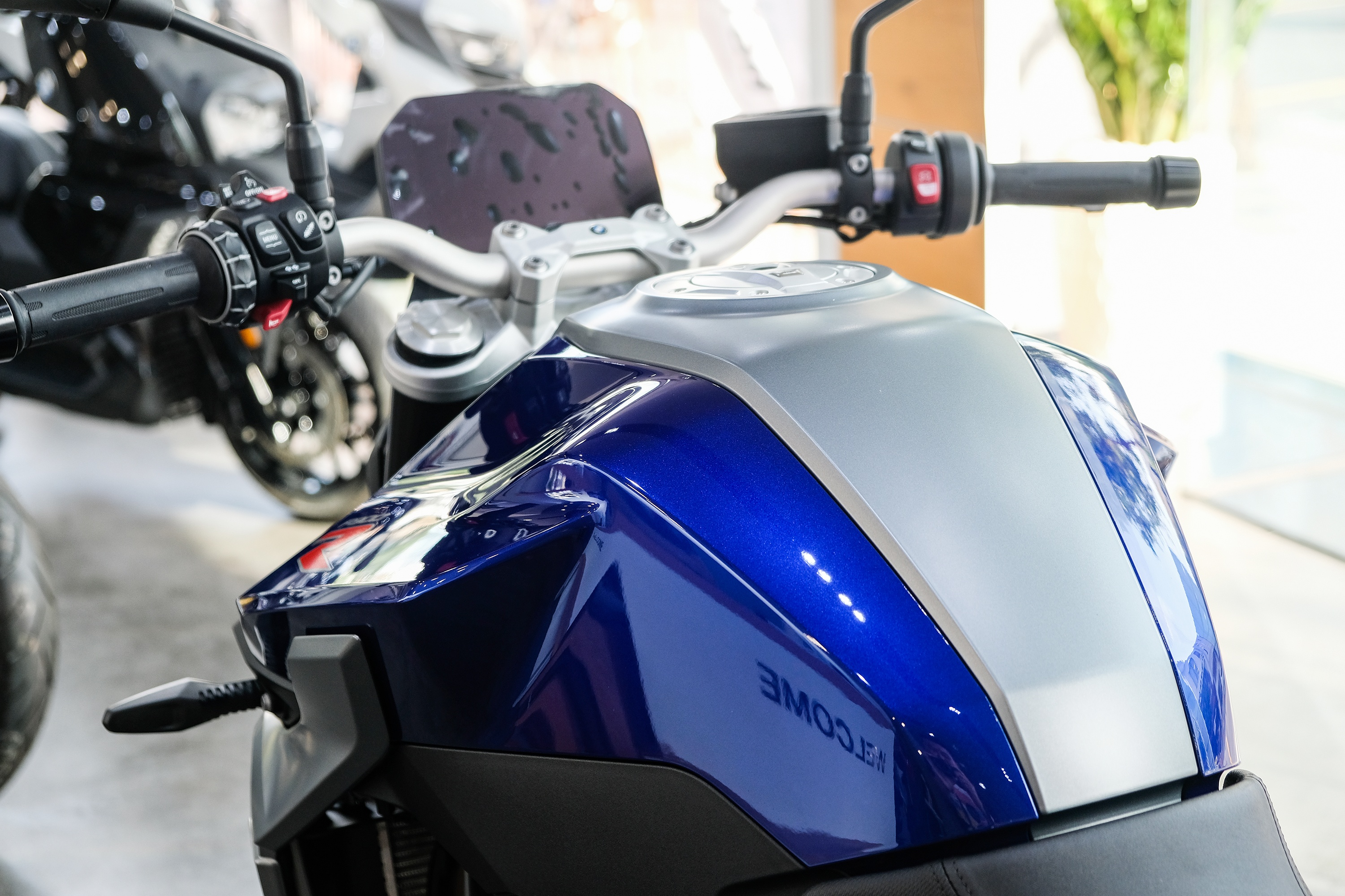 Chi tiet BMW F 900 R tai Viet Nam anh 5