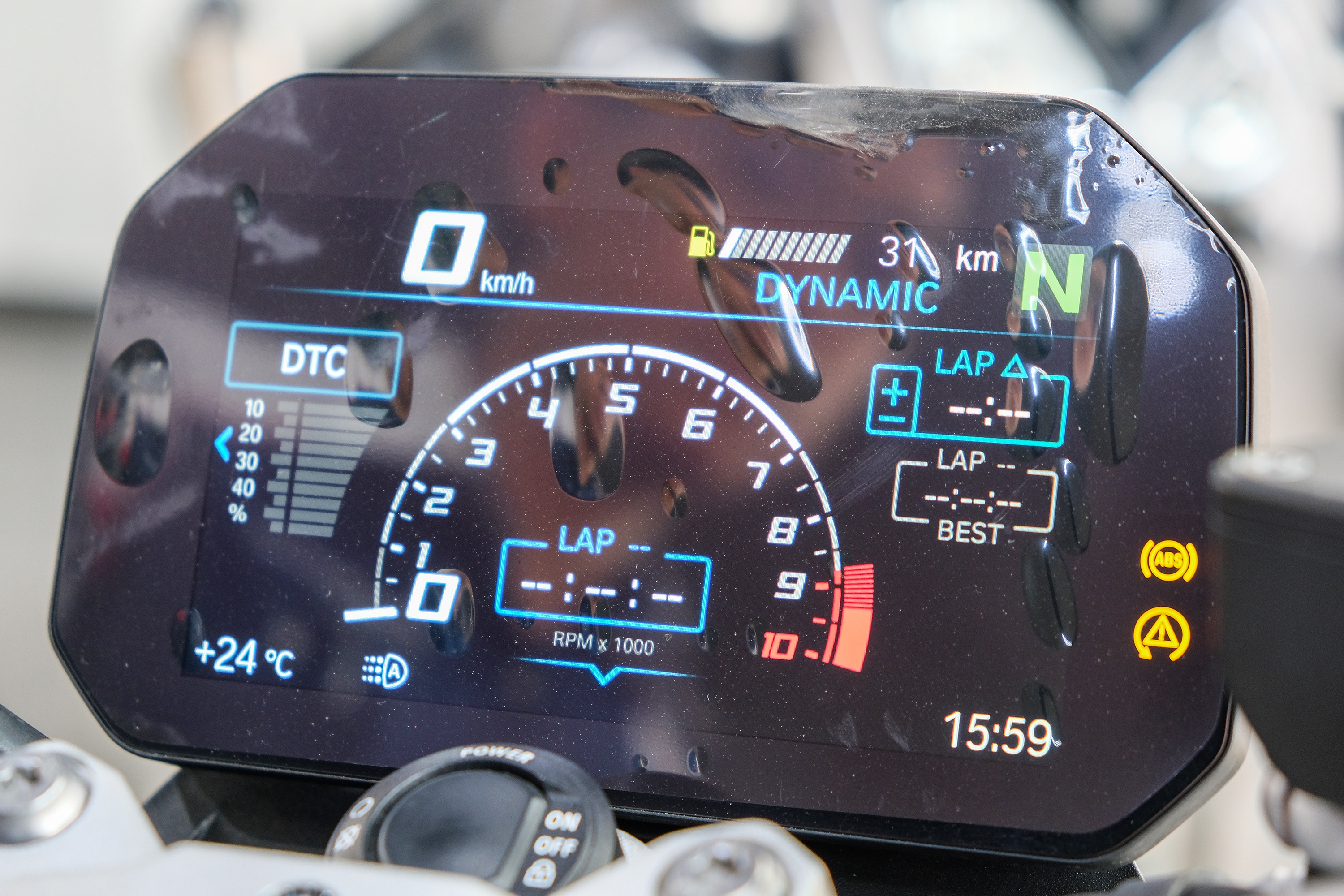 Chi tiet BMW F 900 R tai Viet Nam anh 6