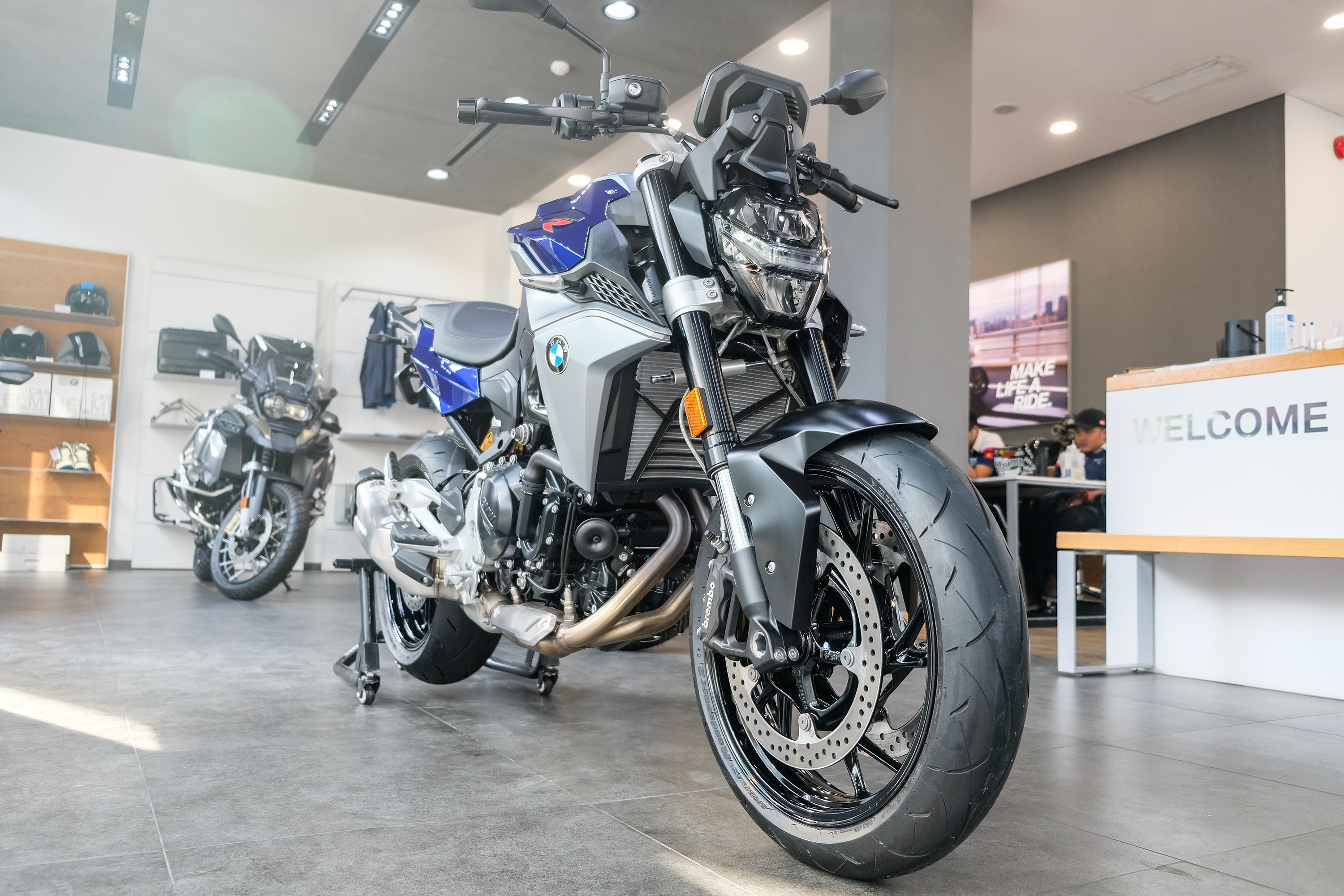 Chi tiet BMW F 900 R tai Viet Nam anh 12