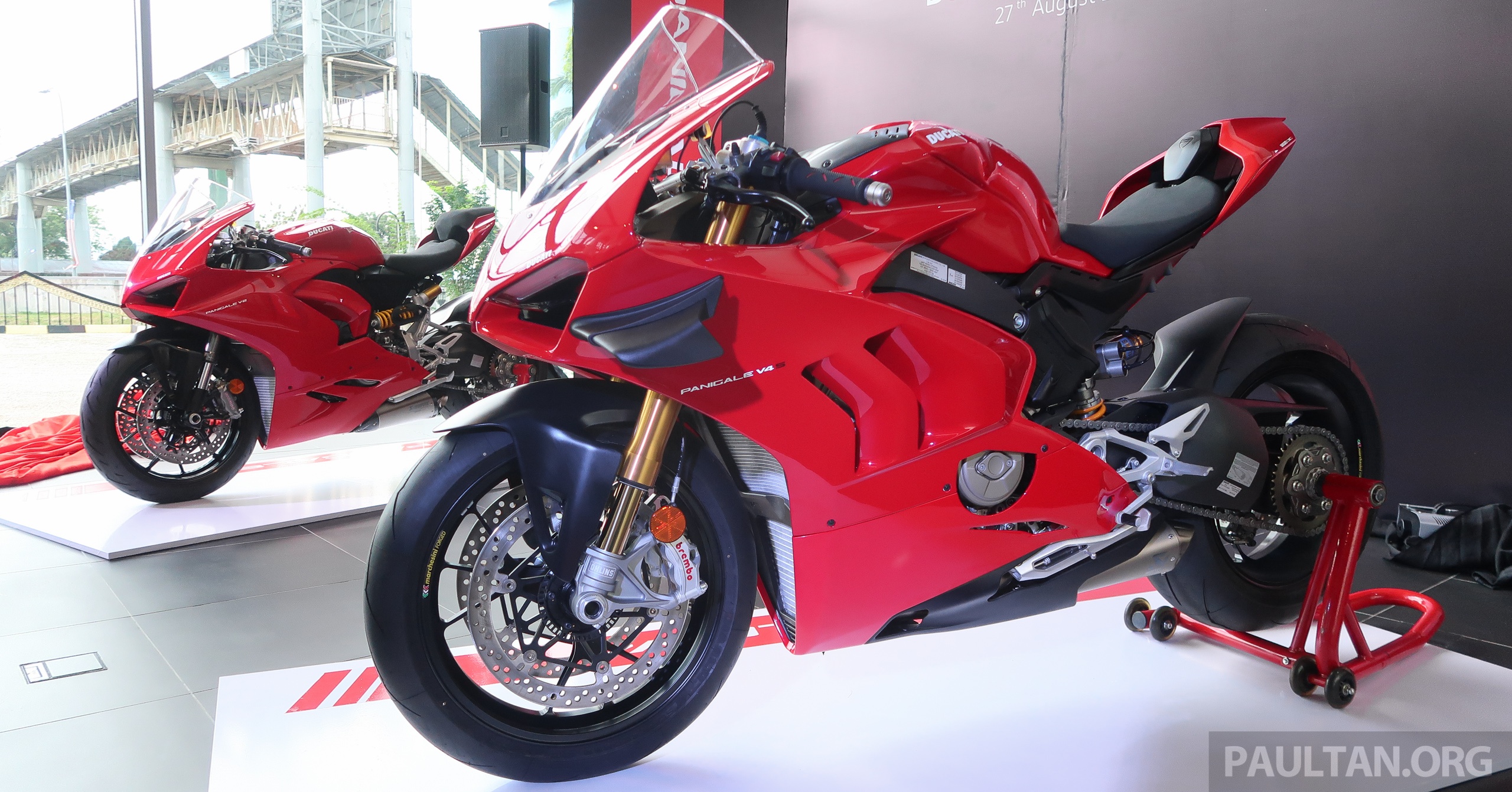 Ducati ra mat Panigale V4 S va Panigale V2 anh 1