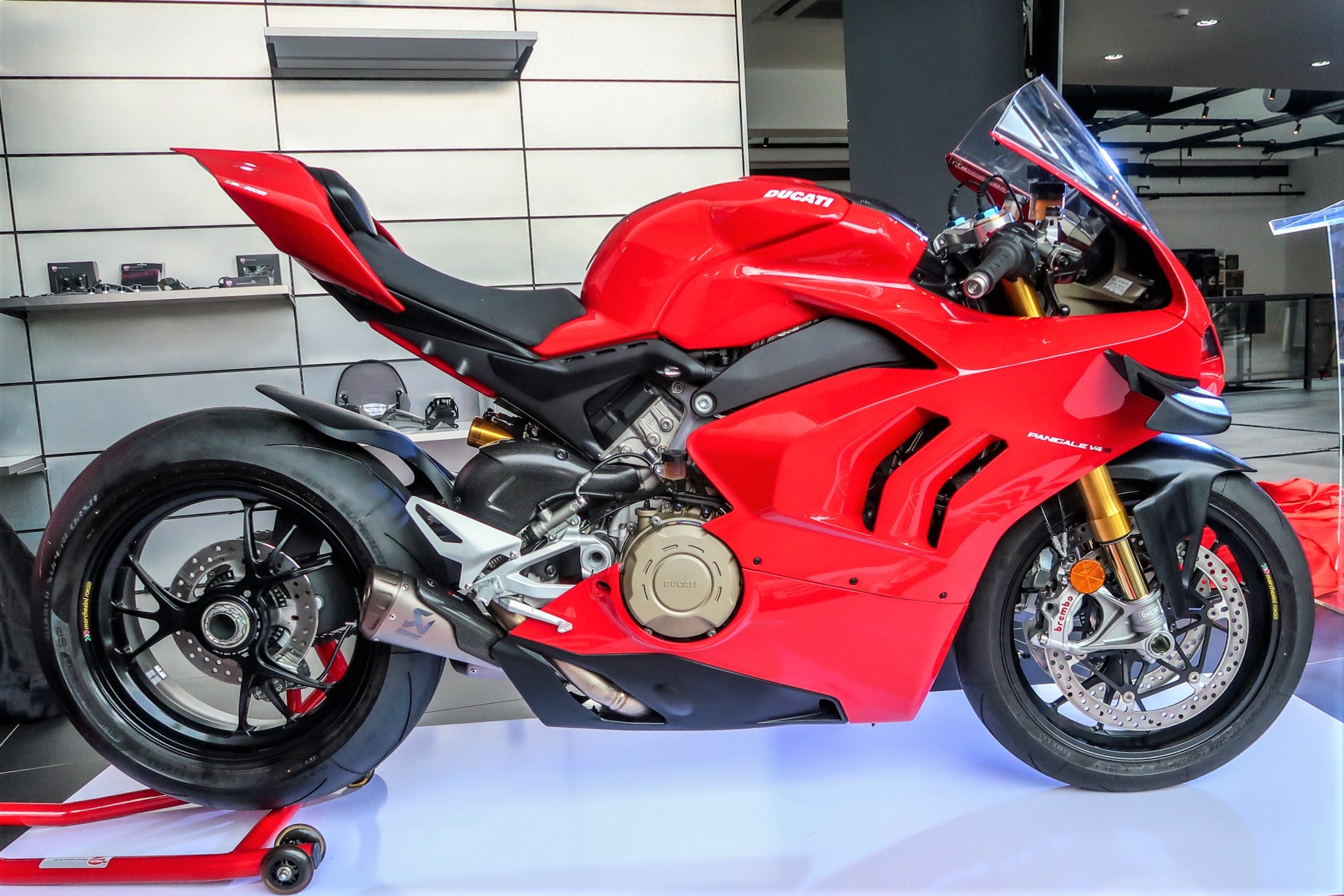 Ducati ra mat Panigale V4 S va Panigale V2 2020 tai Malaysia hinh anh