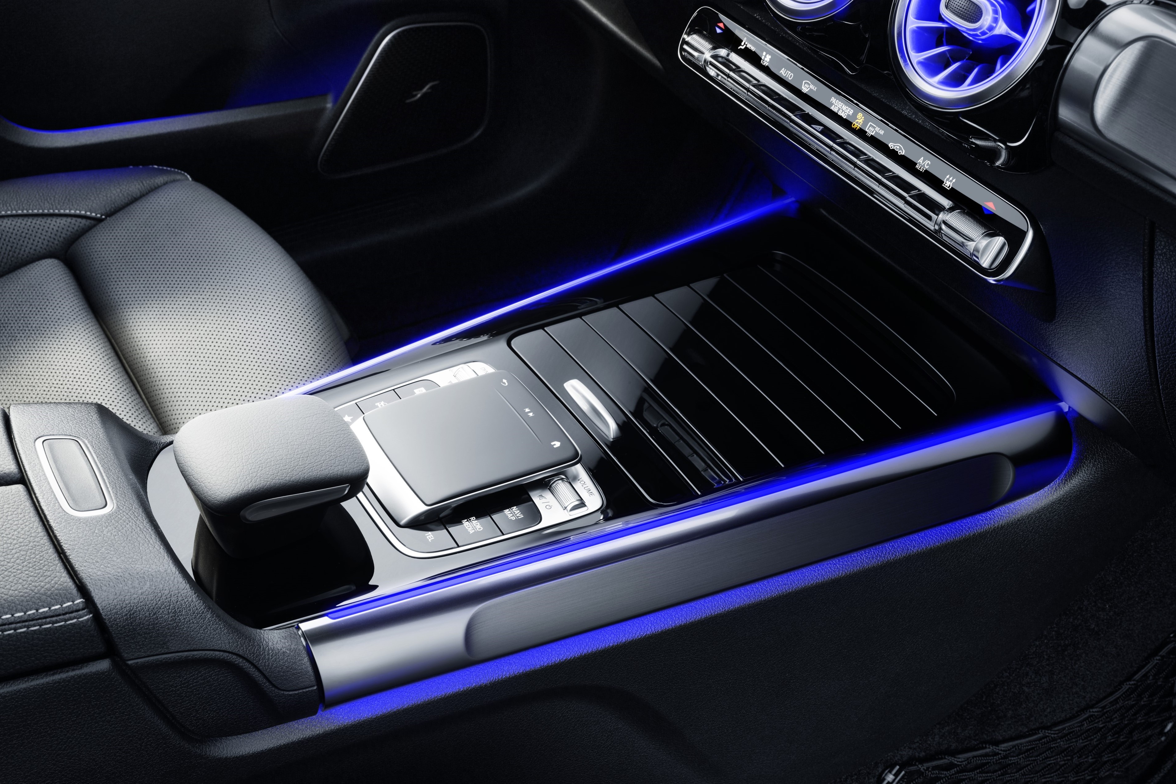 Những mẫu SUV hạng sang giá dưới 2 tỷ đồng ảnh 25 Nhung mau SUV hang sang gia duoi 2 ty dong anh 25