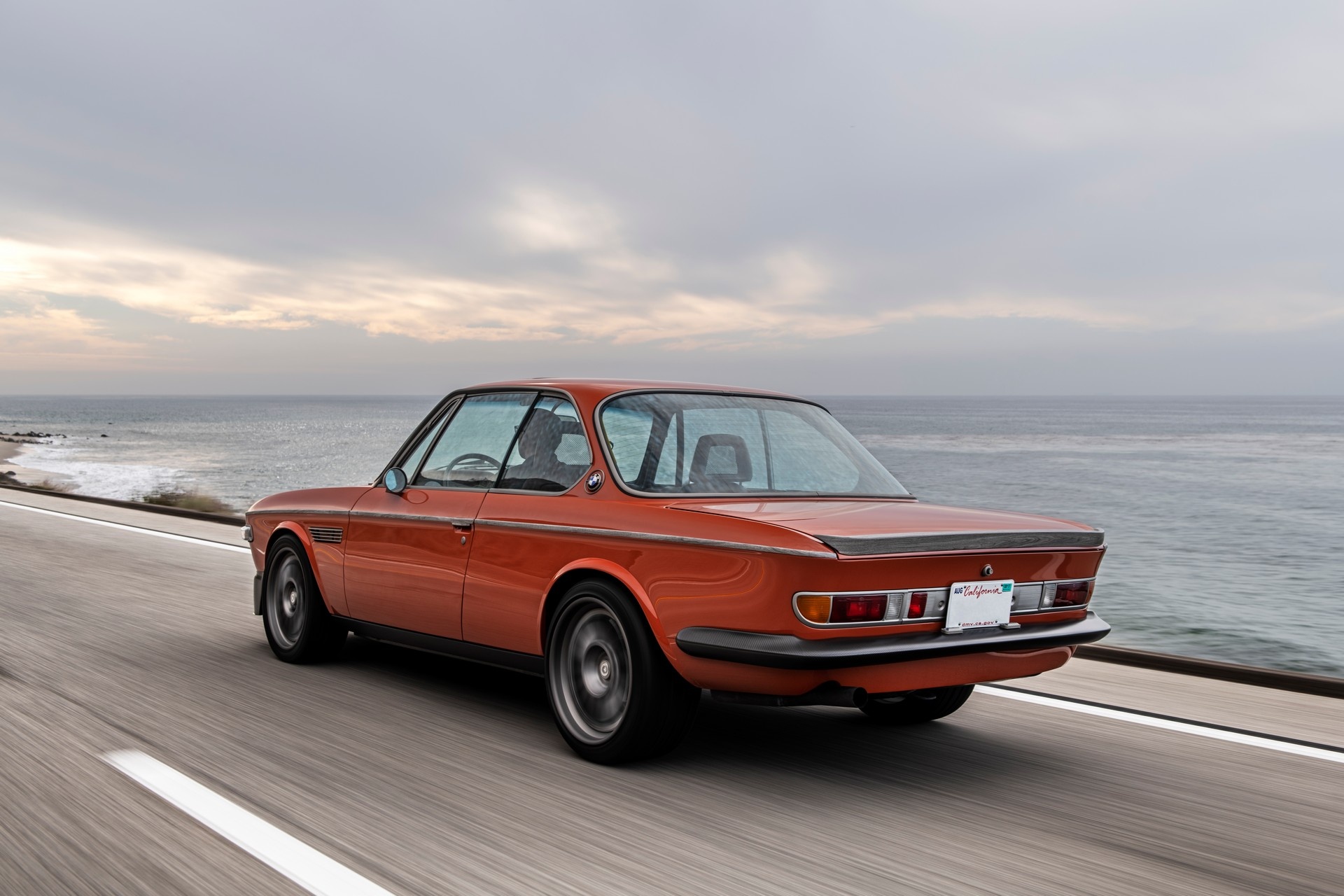 bản độ BMW 3.0 CS đời 1974 của diễn viên Iron Man ảnh 3 ban do BMW 3.0 CS doi 1974 cua dien vien Iron Man anh 3