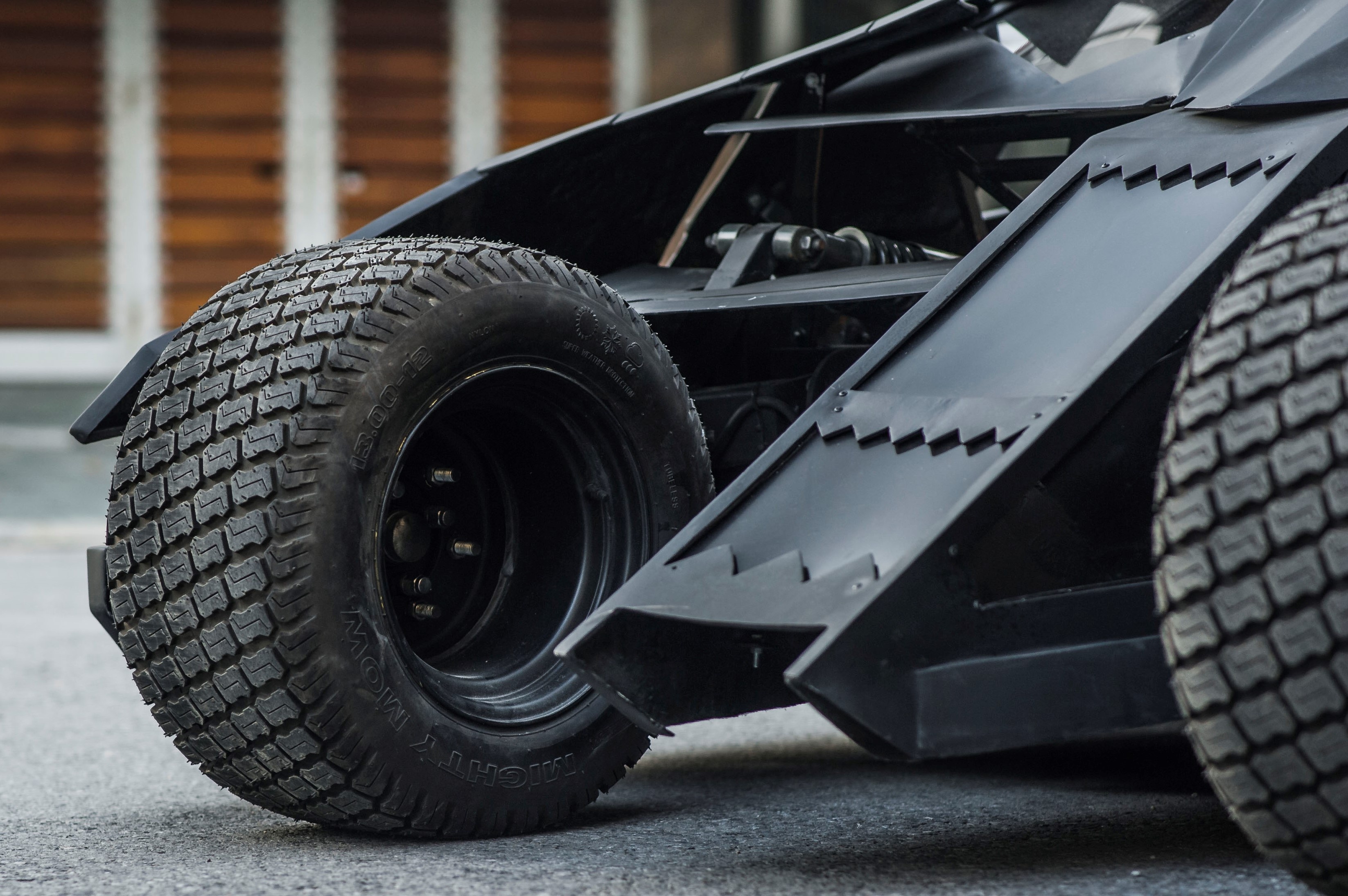 Sinh vien Ha Noi tu che Batmobile anh 8