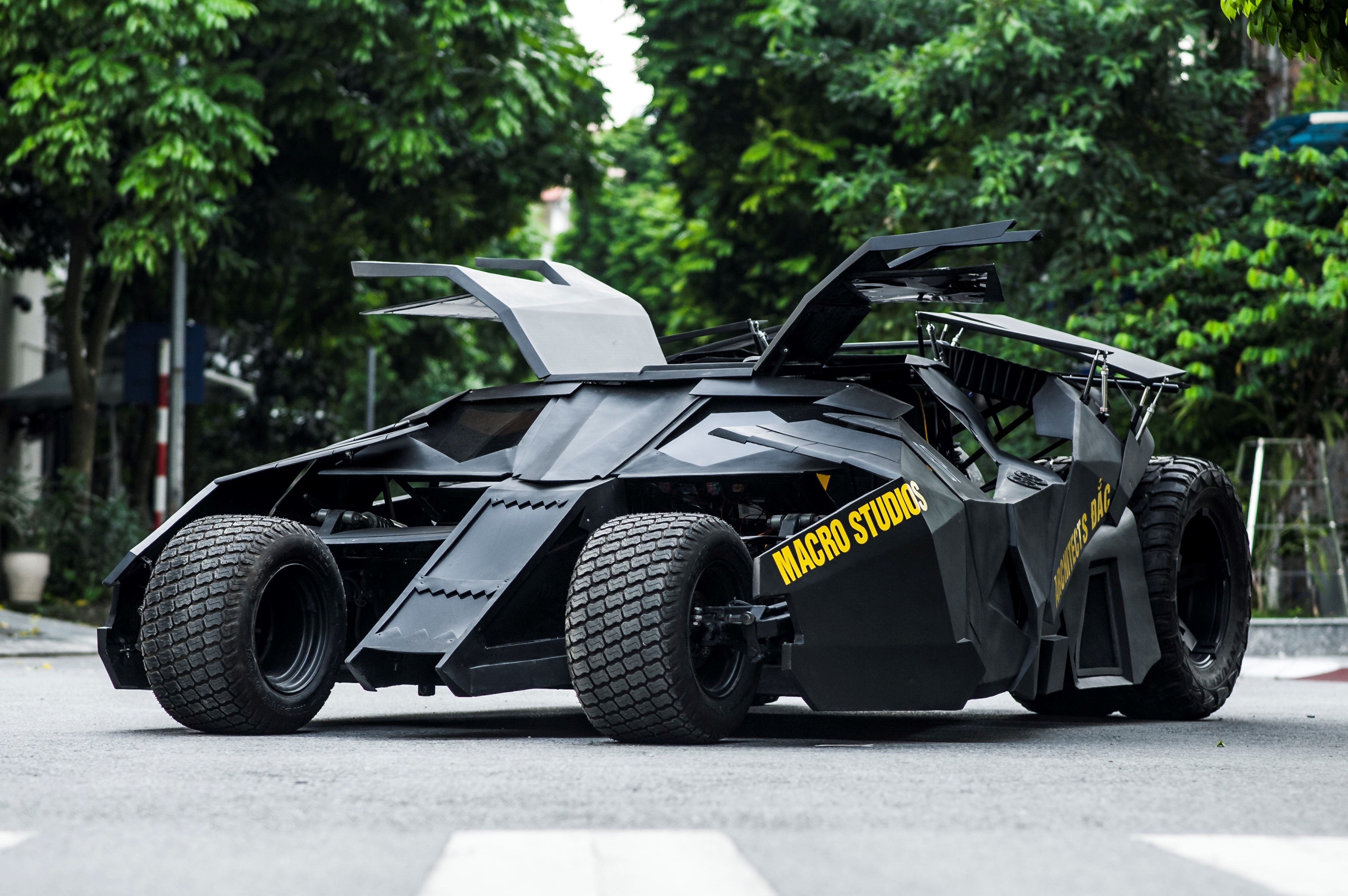 Sinh vien Ha Noi tu che Batmobile anh 1