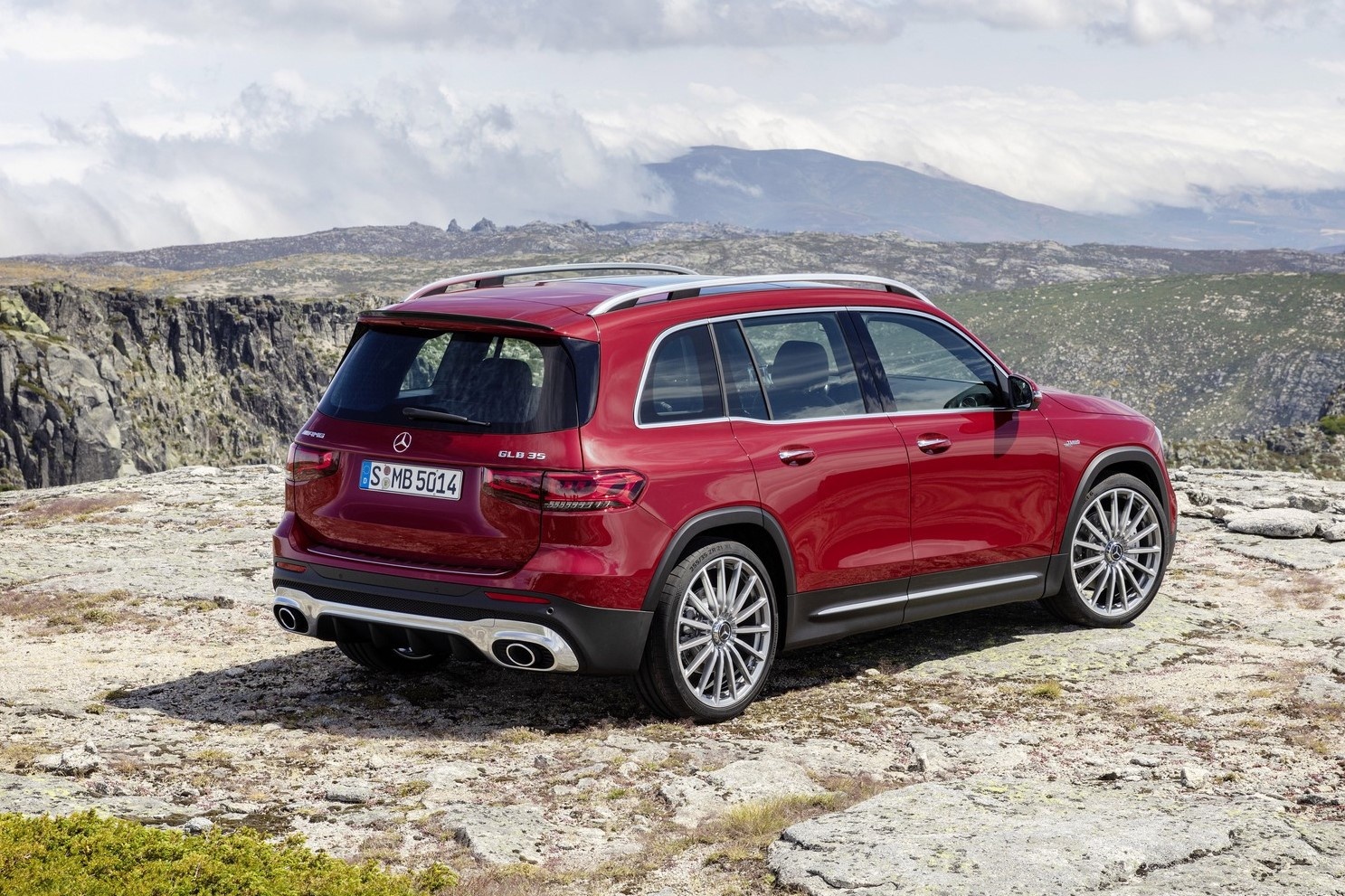 Mercedes-Benz GLB ra mat Malaysia anh 5