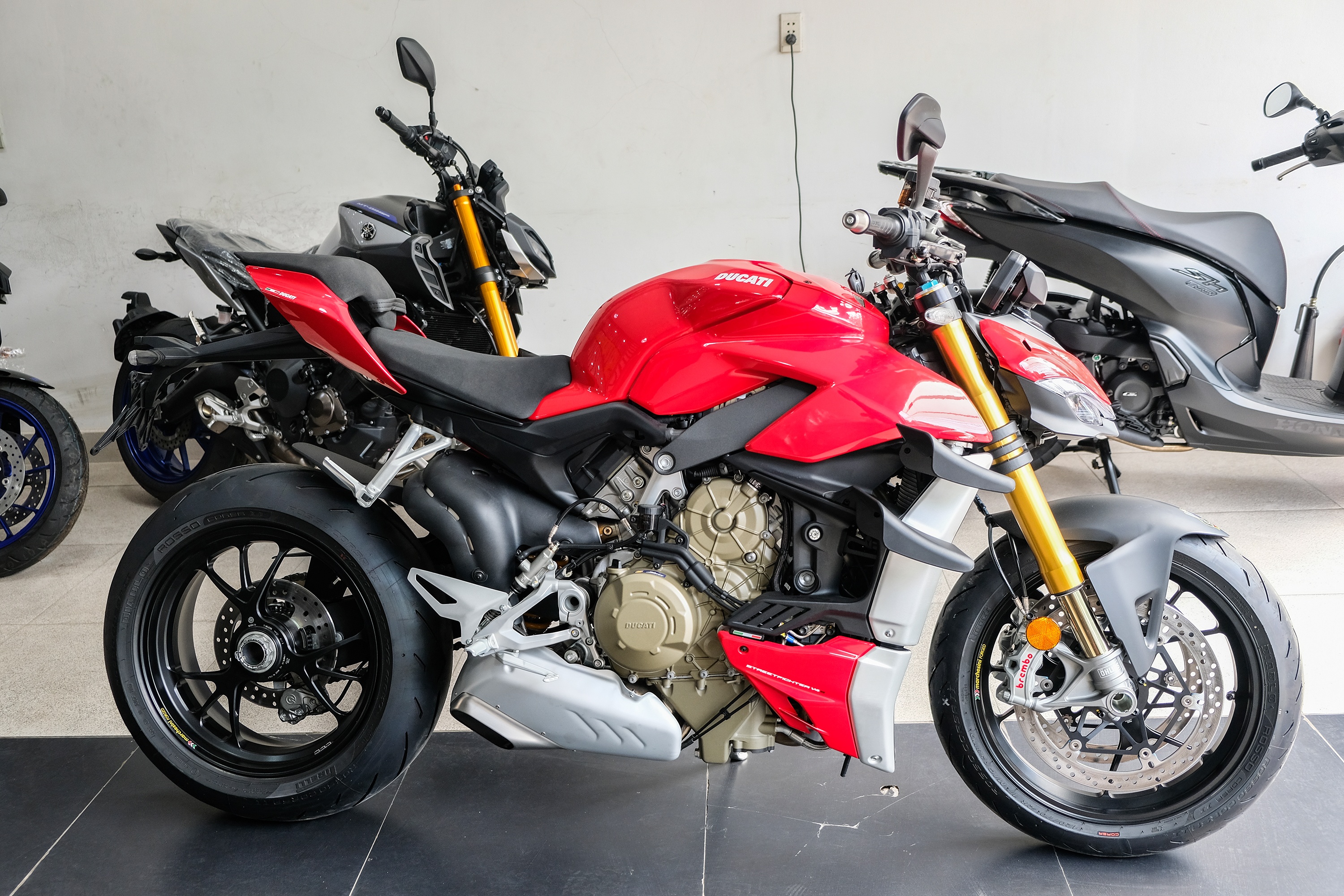 Ducati Streetfighter V4 S ve Viet Nam anh 5