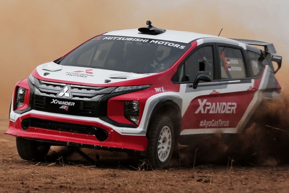 Mitsubishi Xpander phien ban xe dua dia hinh ra mat hinh anh