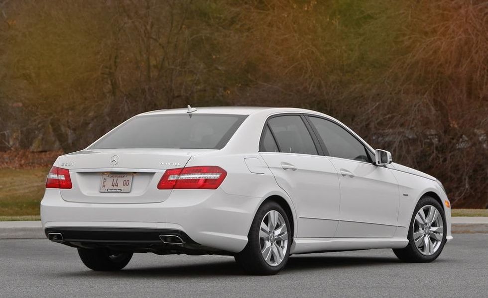 Mercedes-Benz bi phat 1, 5 ty USD anh 2