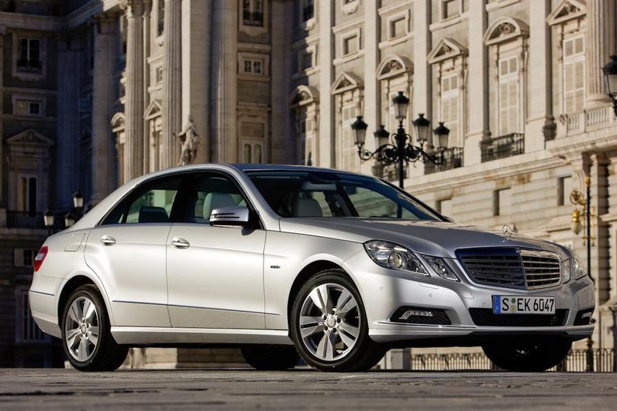 Mercedes-Benz bi phat 1,5 ty USD vi gian lan khi thai hinh anh