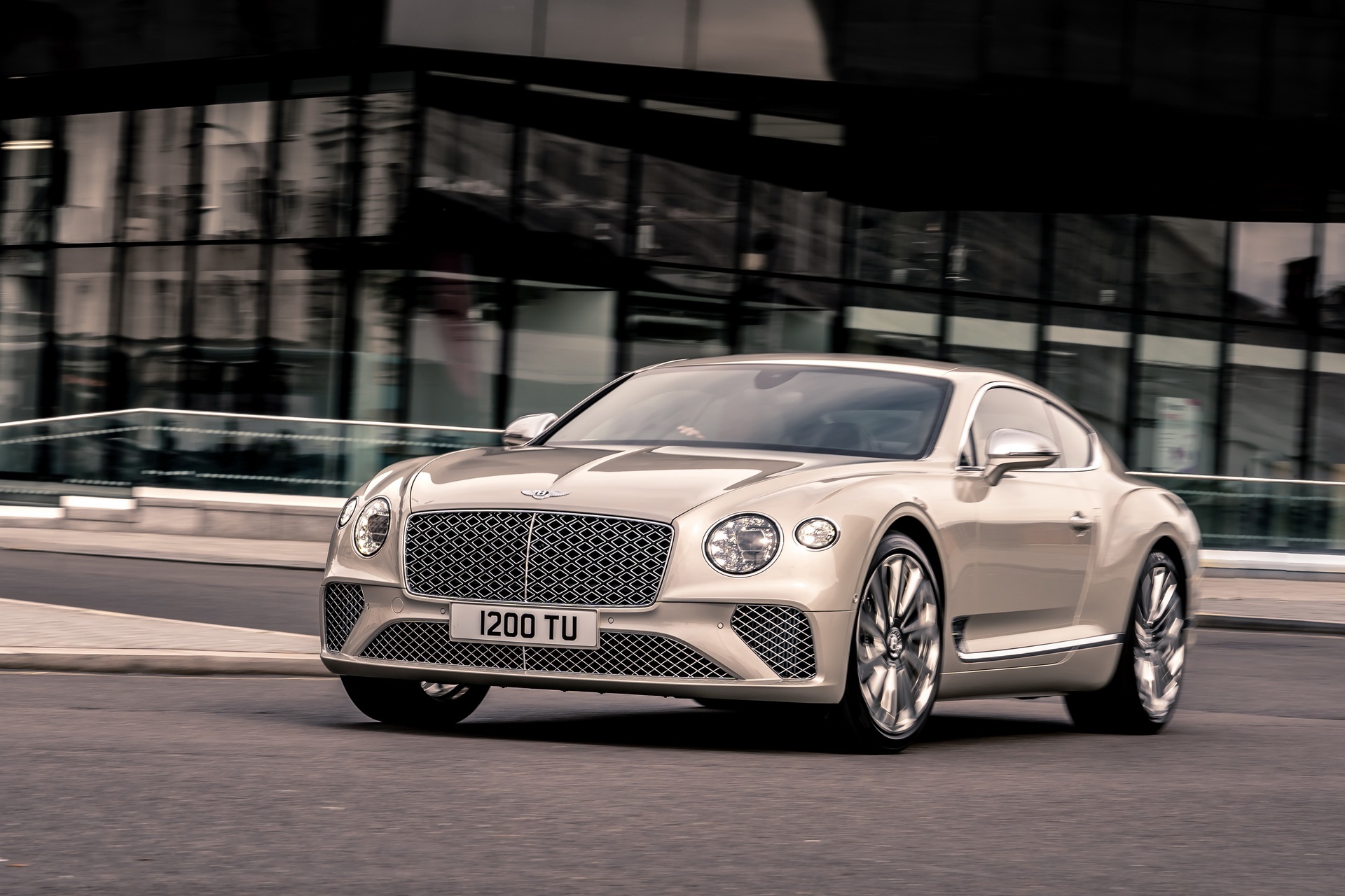 Bentley Continental GT Mulliner duoc ra mat anh 3