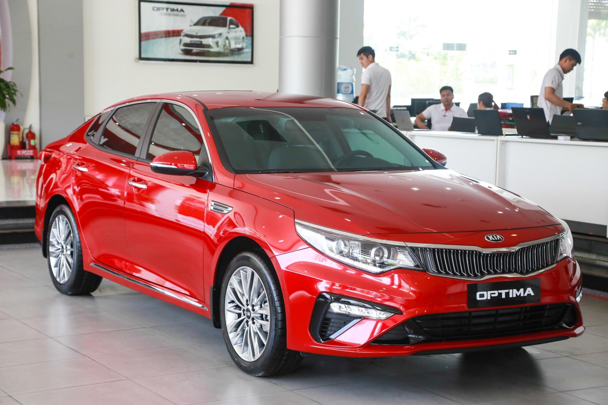 Doanh số phân khúc sedan hạng D tháng 8 ảnh 4 Doanh so phan khuc sedan hang D thang 8 anh 4