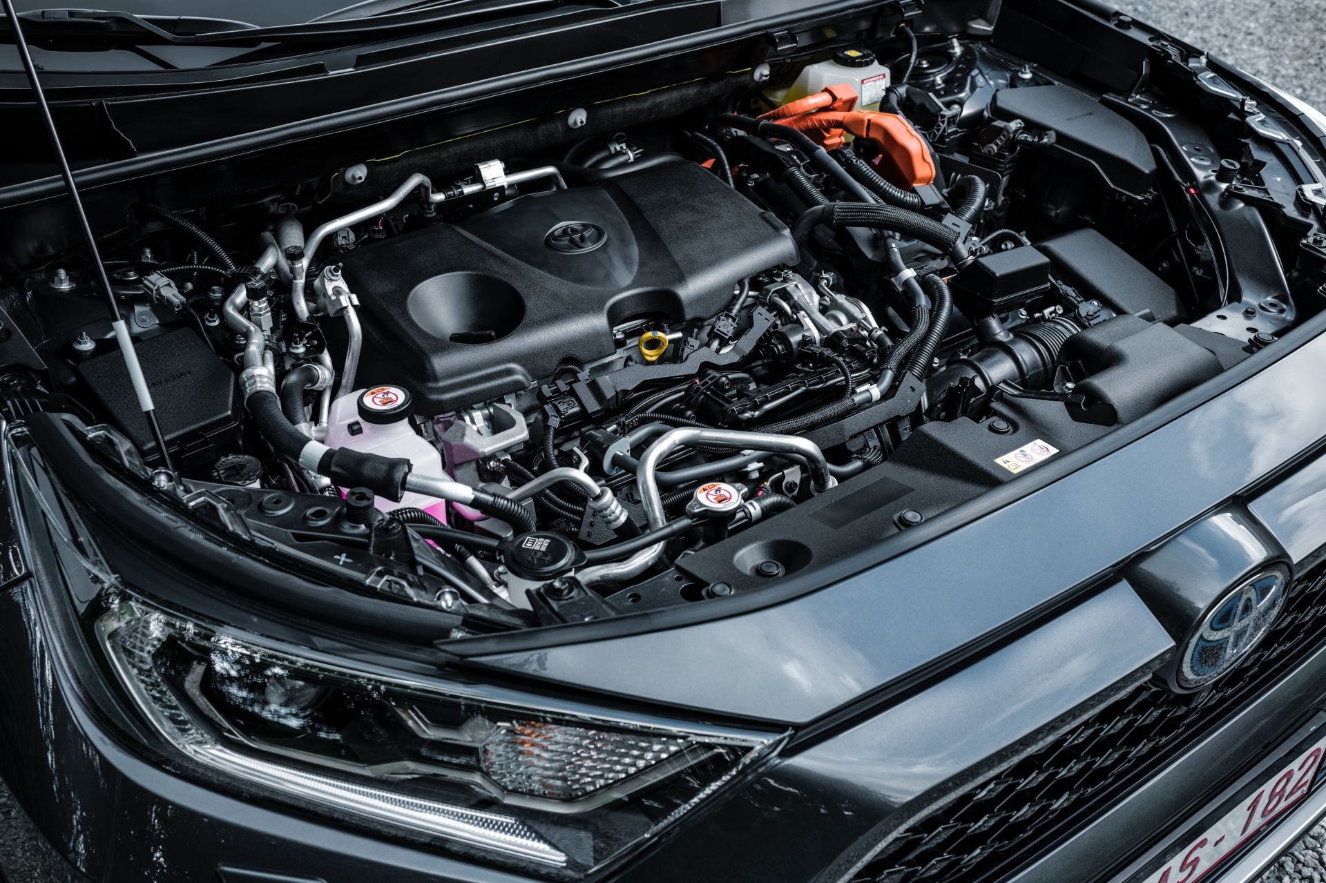 Toyota RAV4 Plug-in Hybrid 2021 ra mắt châu Âu ảnh 3 Toyota RAV4 Plug-in Hybrid 2021 ra mat chau Au anh 3