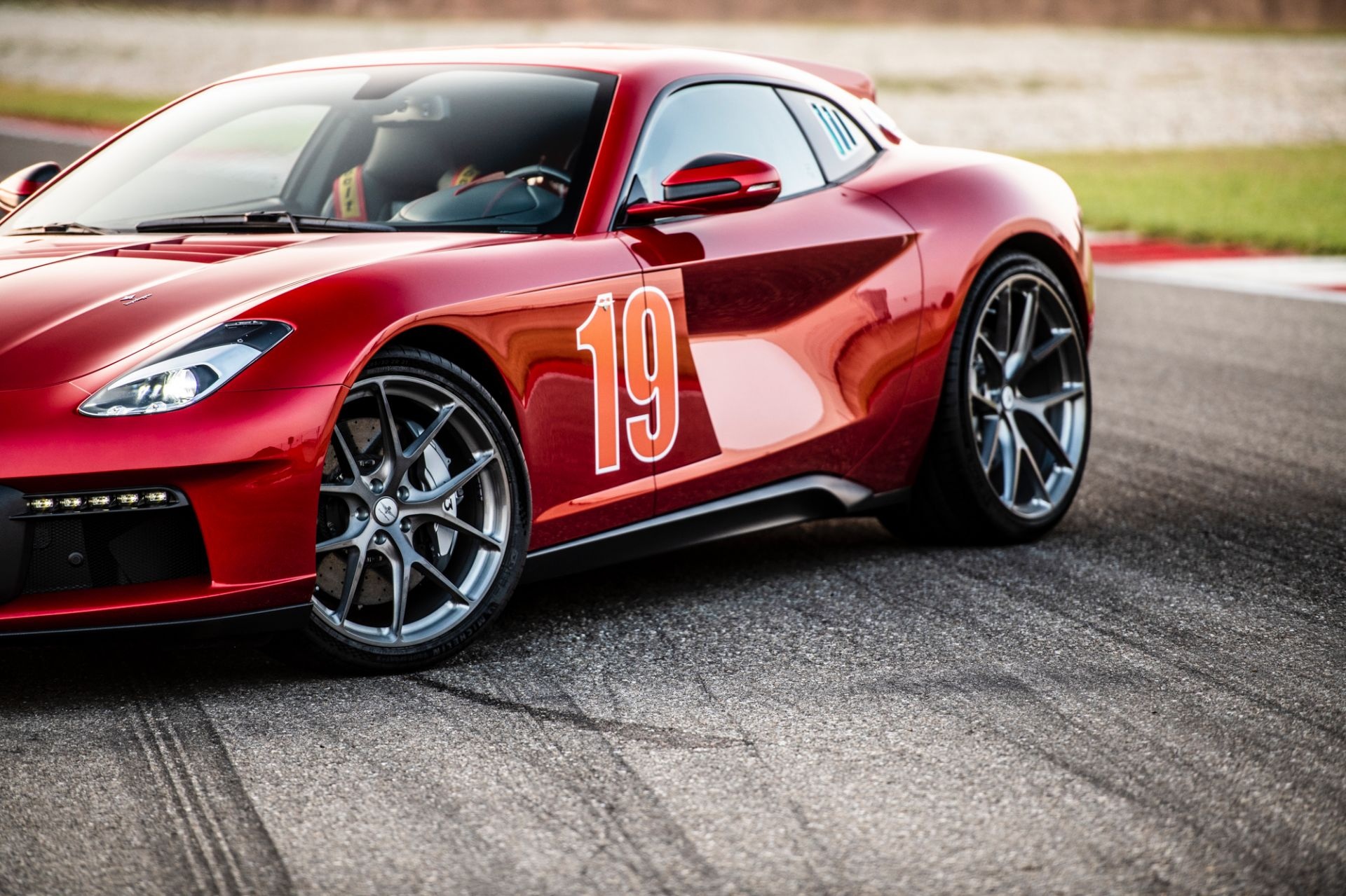 Touring Superleggera Aero 3 ra mat anh 10