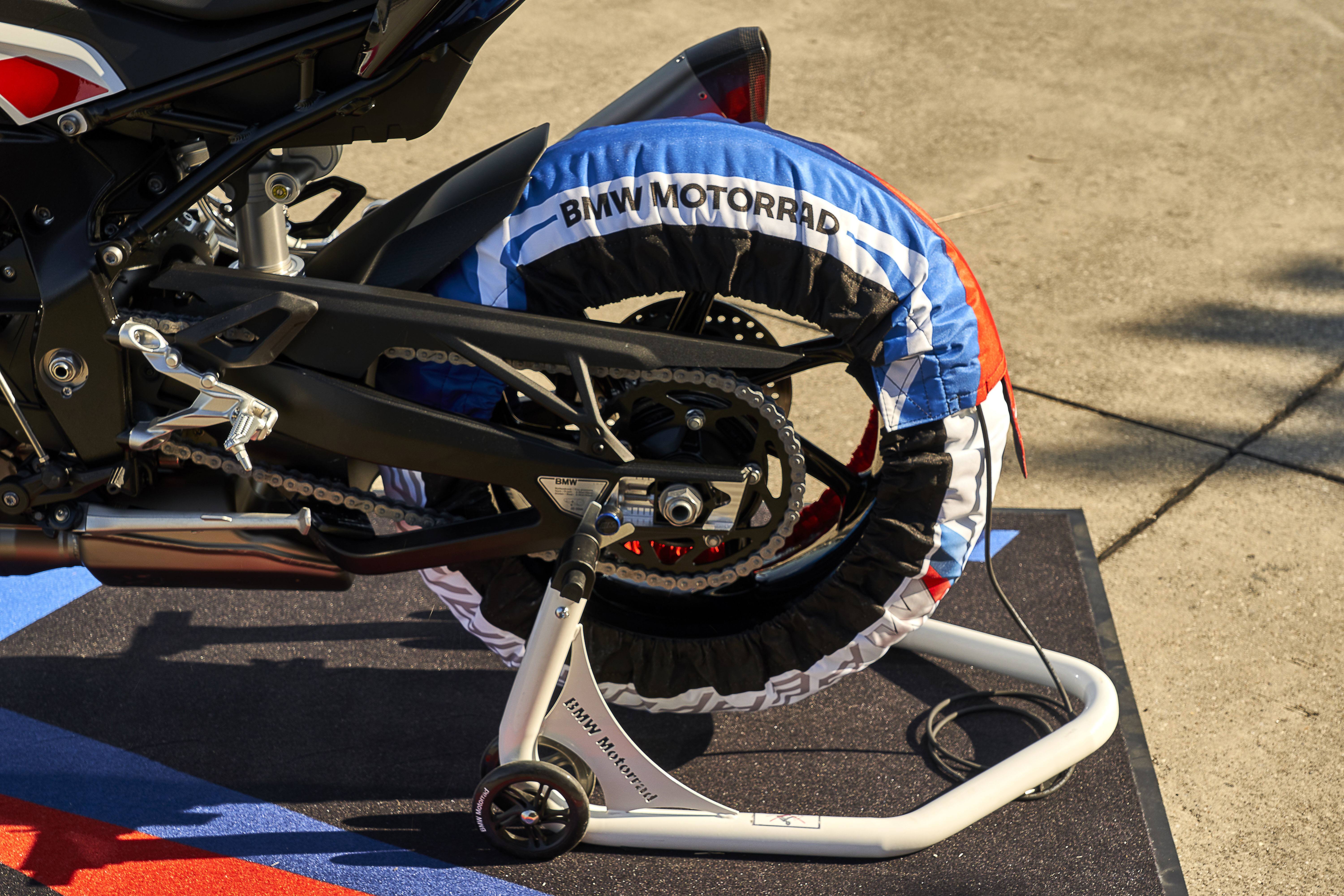 BMW M 1000 RR duoc ra mat anh 5