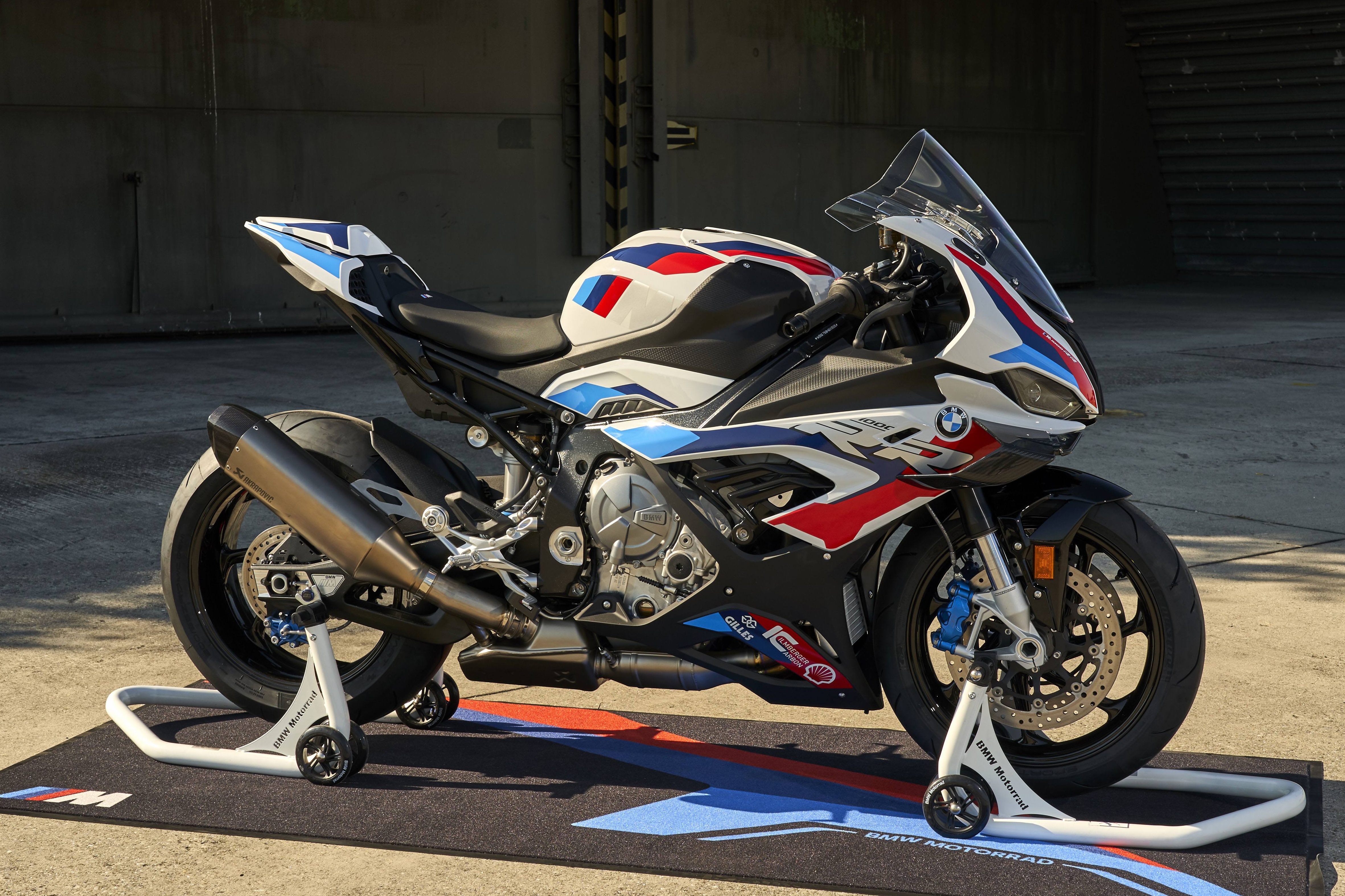 BMW M 1000 RR 2021 duoc ra mat hinh anh
