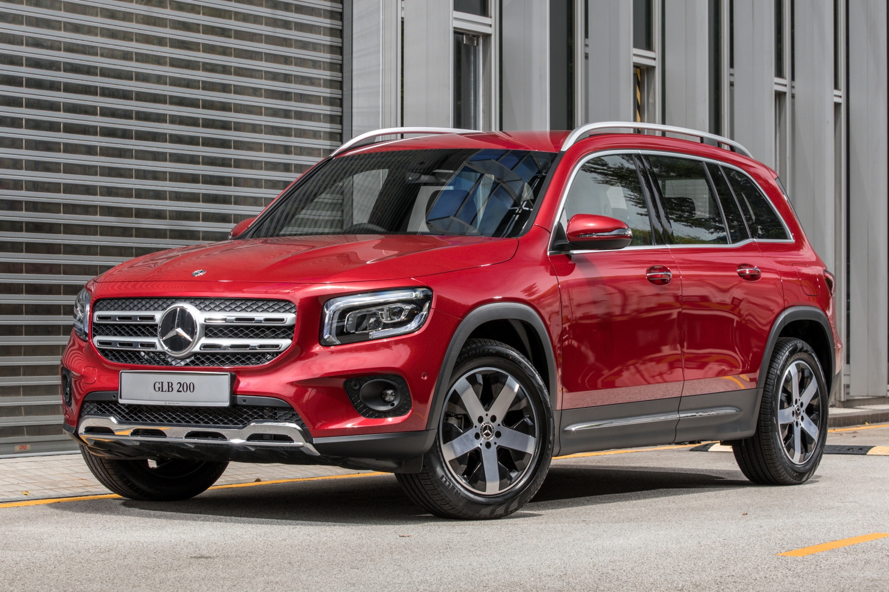 Mercedes-Benz GLB duoc ra mat tai Malaysia hinh anh
