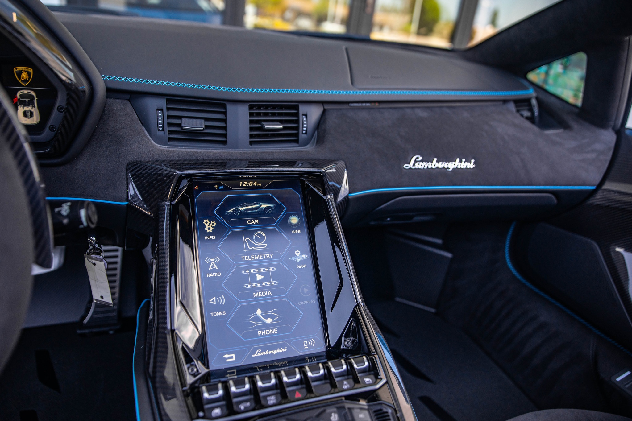 Lamborghini Centenario Roadster màu độc được rao bán ảnh 13 Lamborghini Centenario Roadster mau doc duoc rao ban anh 13