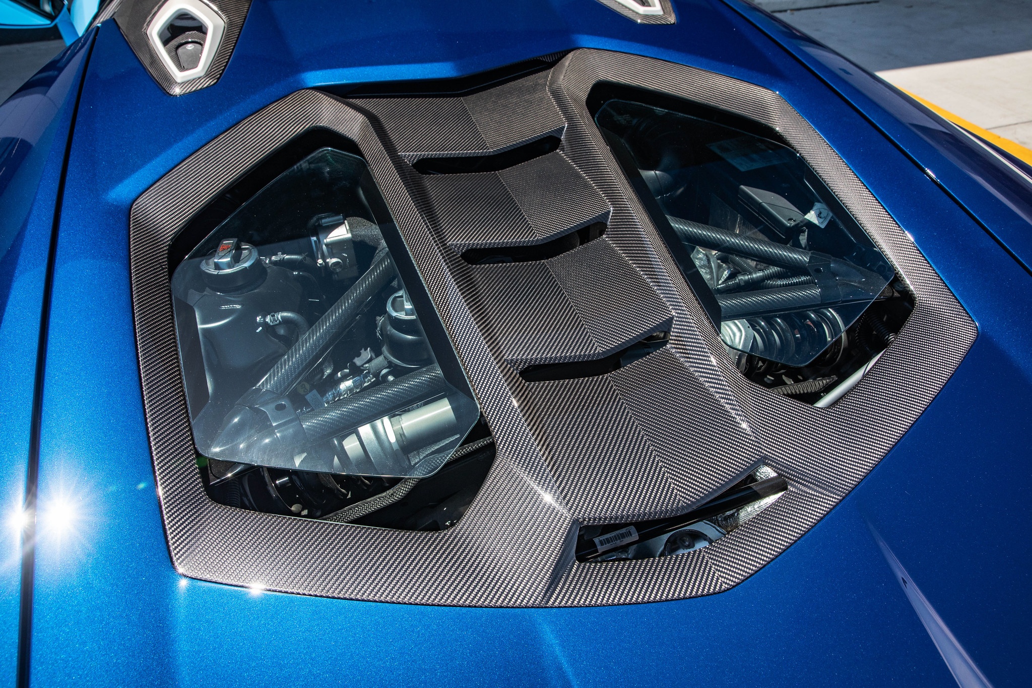 Lamborghini Centenario Roadster màu độc được rao bán ảnh 8 Lamborghini Centenario Roadster mau doc duoc rao ban anh 8