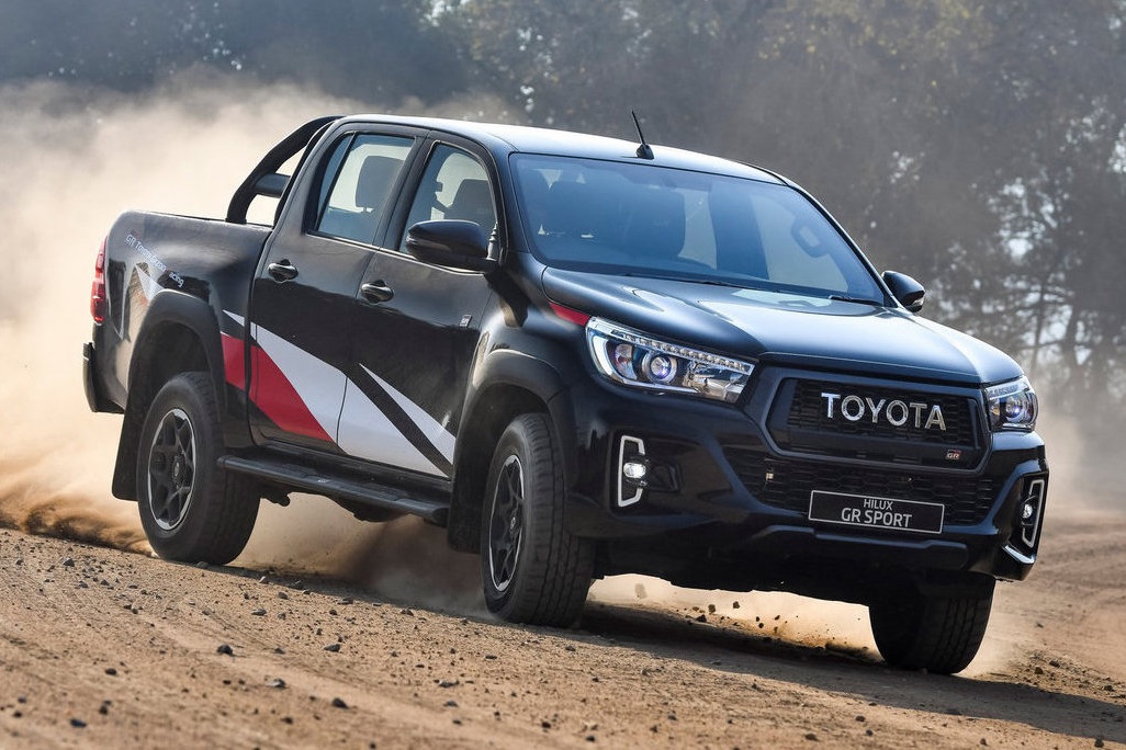 Toyota Hilux se co ban hieu suat cao canh tranh voi Ford Ranger Raptor hinh anh