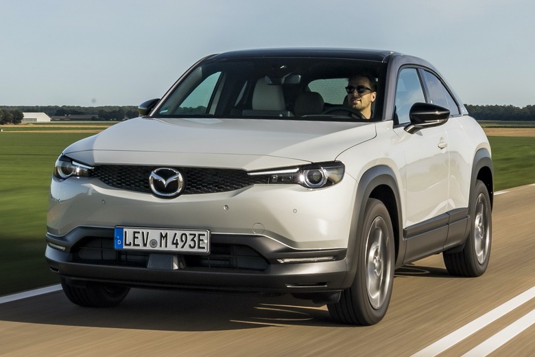Mau xe dien dau tien cua Mazda sap duoc phan phoi tai Anh hinh anh