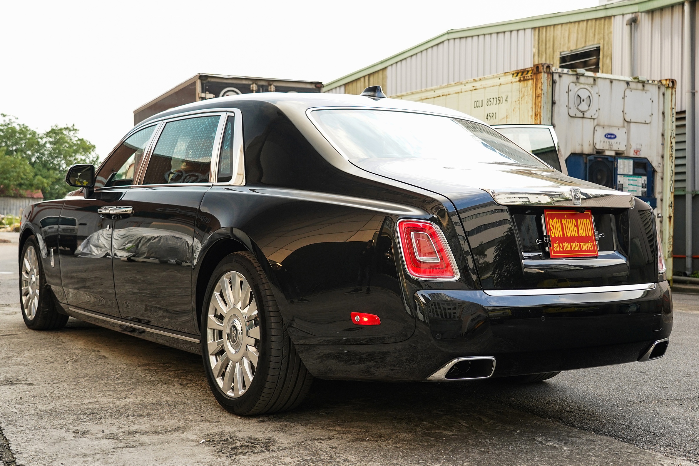 Rolls-Royce Phantom VIII tại Việt Nam ảnh 2 Rolls-Royce Phantom VIII tai Viet Nam anh 2