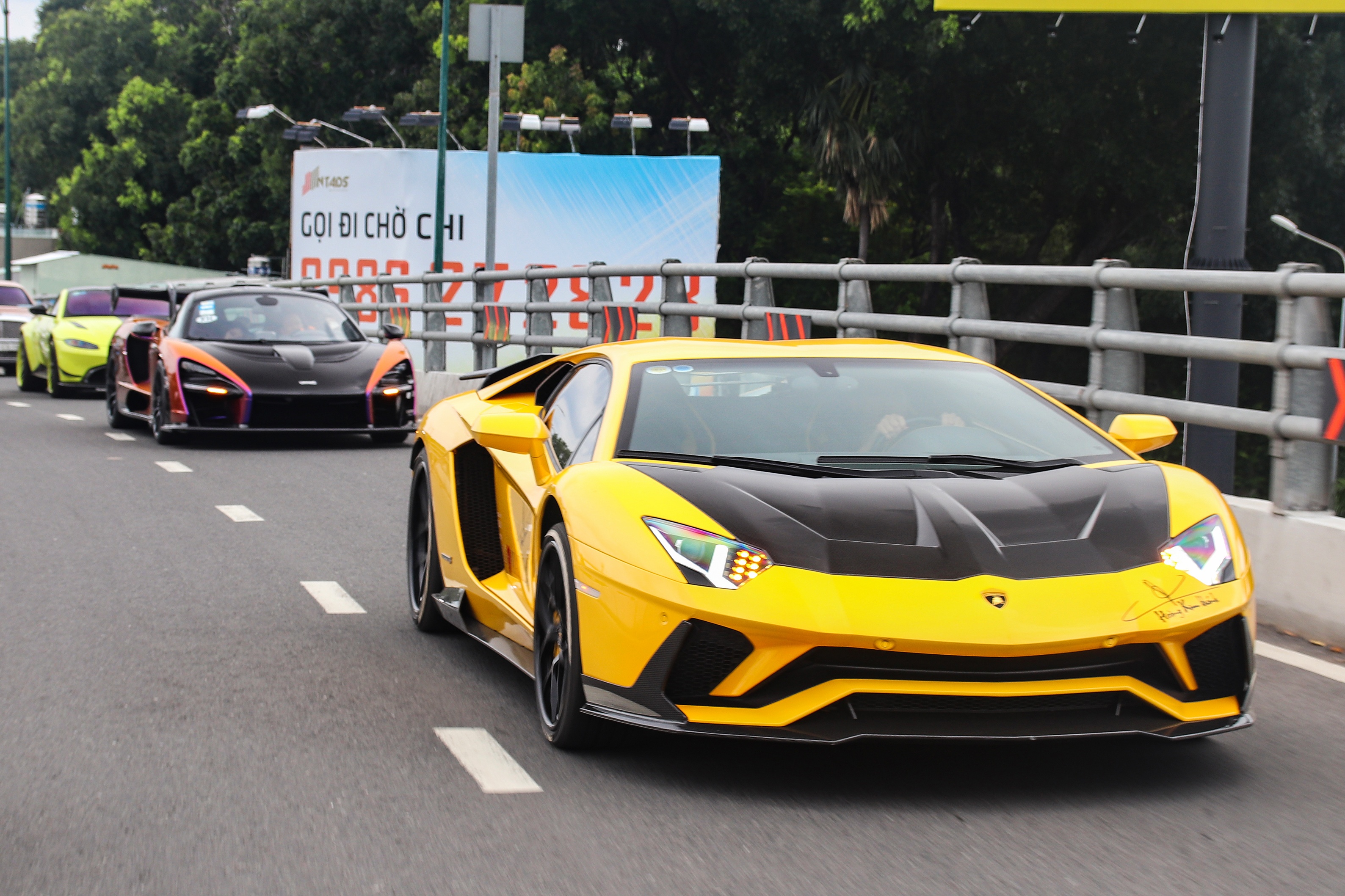 McLaren Senna va dan xe hang hiem dao pho tai TP.HCM hinh anh
