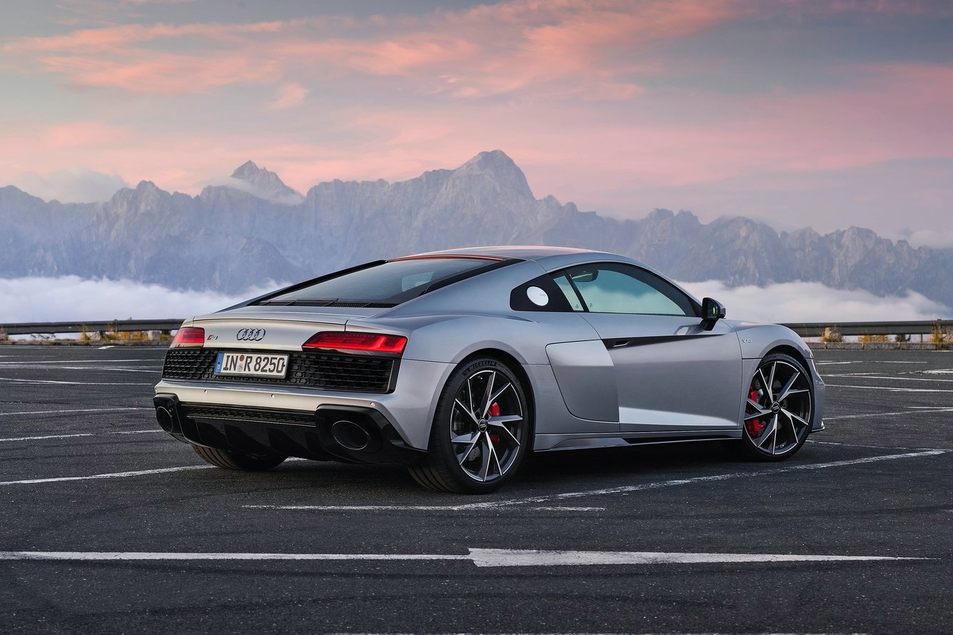 Audi R8 V10 RWD 2021 co gia tu 142.700 USD anh 2