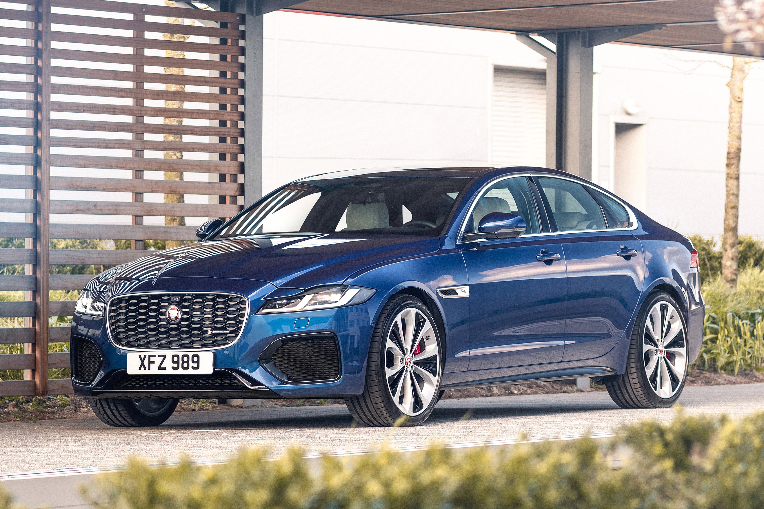 Jaguar XF 2021 có giá dự kiến từ 2, 87 tỷ ảnh 1 Jaguar XF 2021 co gia du kien tu 2, 87 ty anh 1