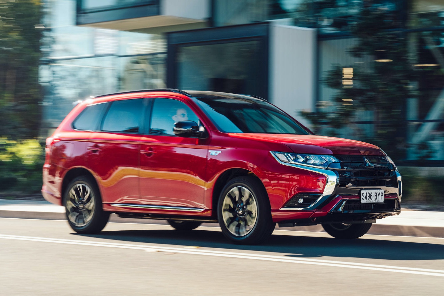 Mitsubishi Outlander PHEV 2021 duoc ra mat tai Australia hinh anh