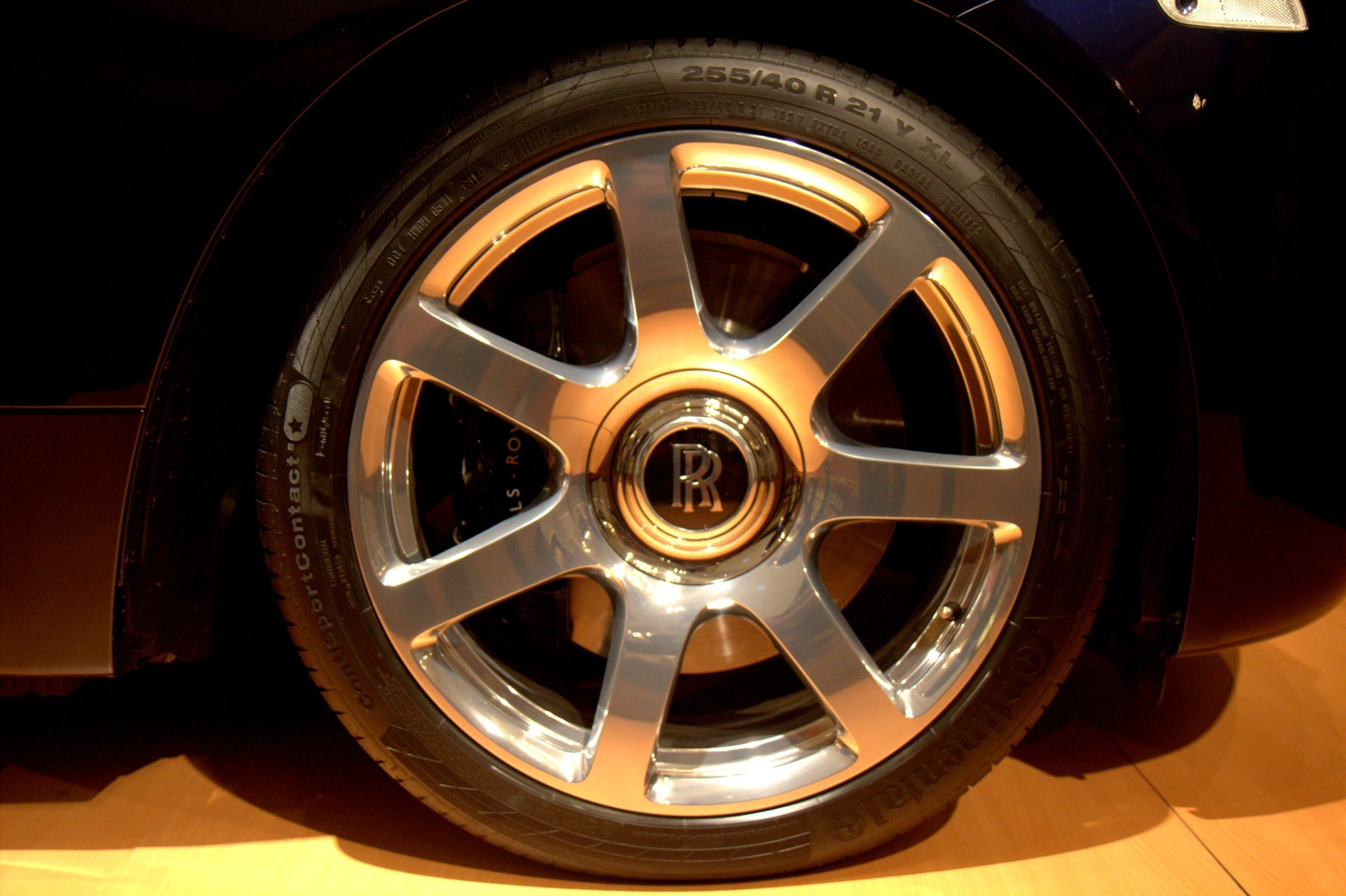 Những mẫu xe Rolls-Royce được phân phối chính hãng ảnh 11 Nhung mau xe Rolls-Royce duoc phan phoi chinh hang anh 11