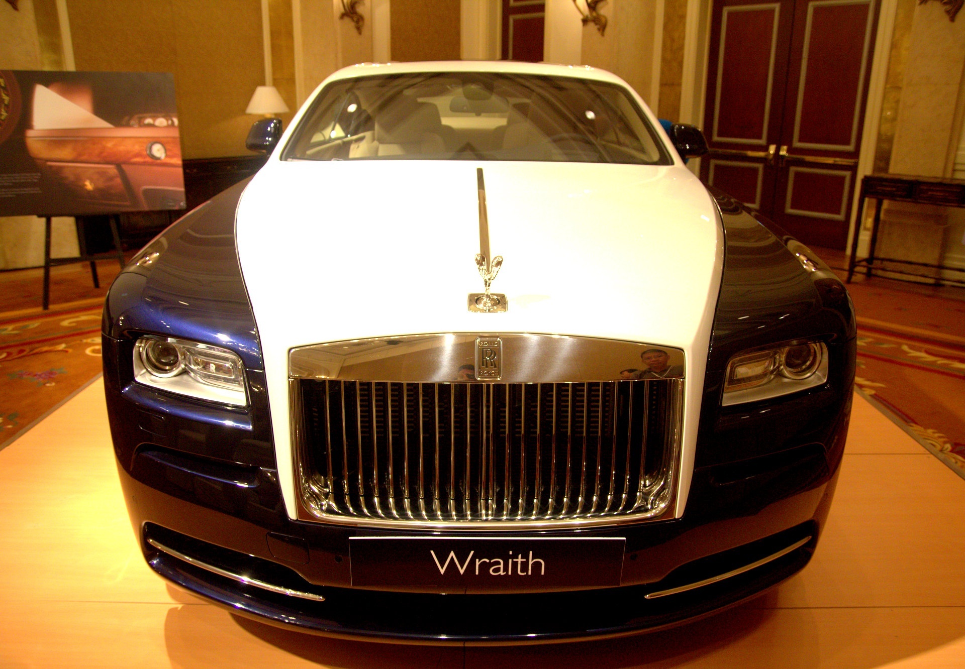 Những mẫu xe Rolls-Royce được phân phối chính hãng ảnh 10 Nhung mau xe Rolls-Royce duoc phan phoi chinh hang anh 10