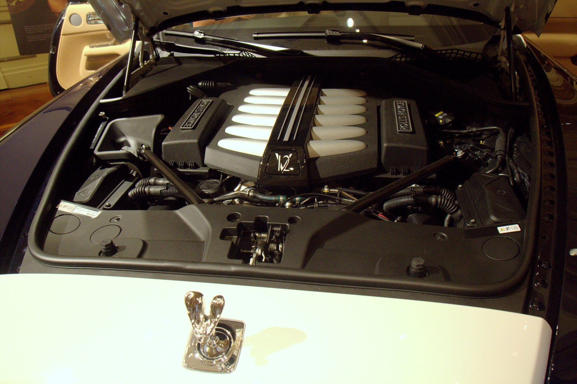 Những mẫu xe Rolls-Royce được phân phối chính hãng ảnh 14 Nhung mau xe Rolls-Royce duoc phan phoi chinh hang anh 14