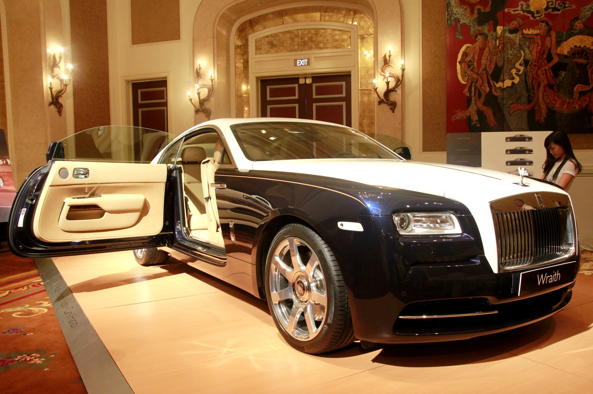 Những mẫu xe Rolls-Royce được phân phối chính hãng ảnh 8 Nhung mau xe Rolls-Royce duoc phan phoi chinh hang anh 8