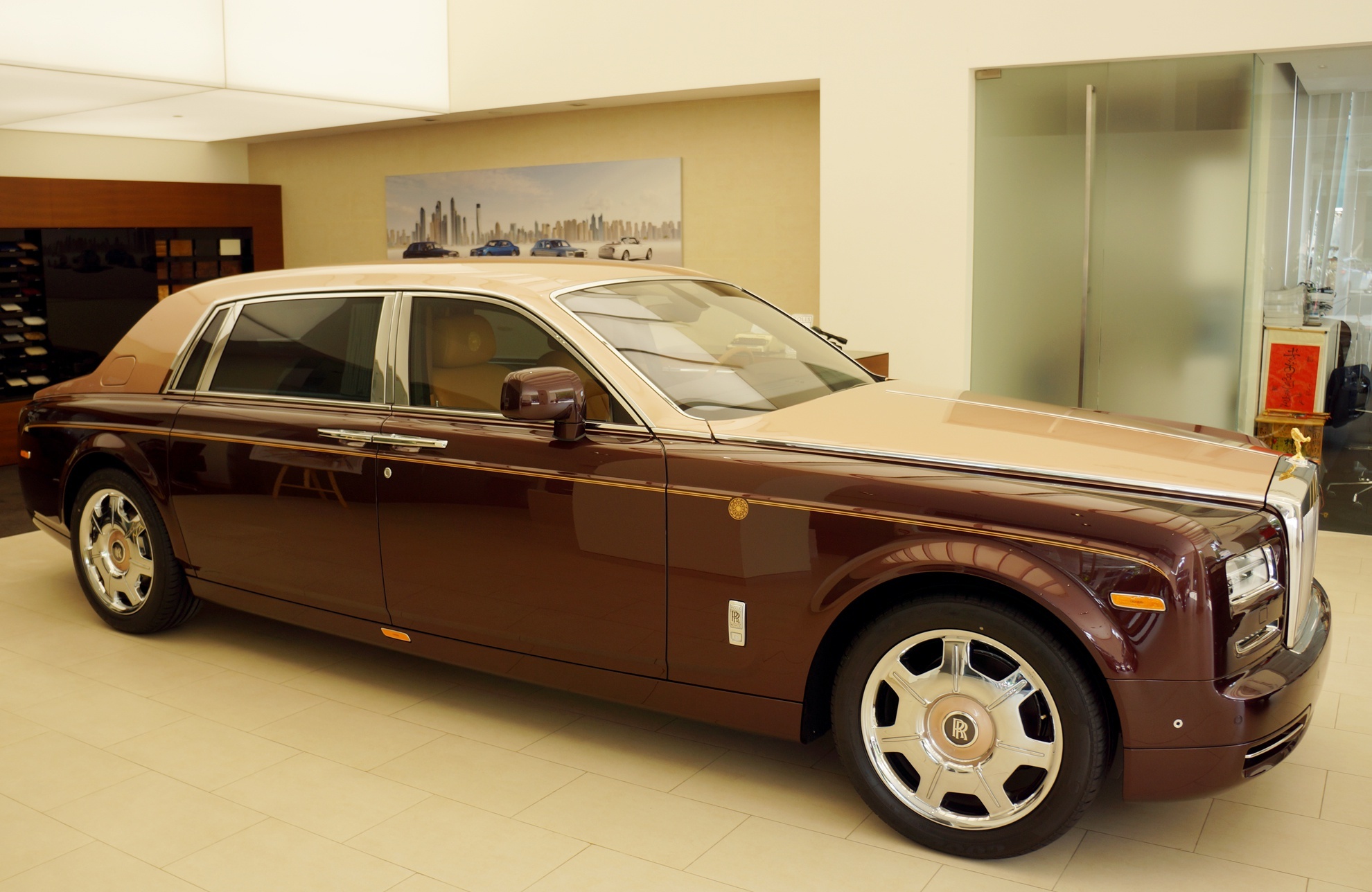 Những mẫu xe Rolls-Royce được phân phối chính hãng ảnh 23 Nhung mau xe Rolls-Royce duoc phan phoi chinh hang anh 23