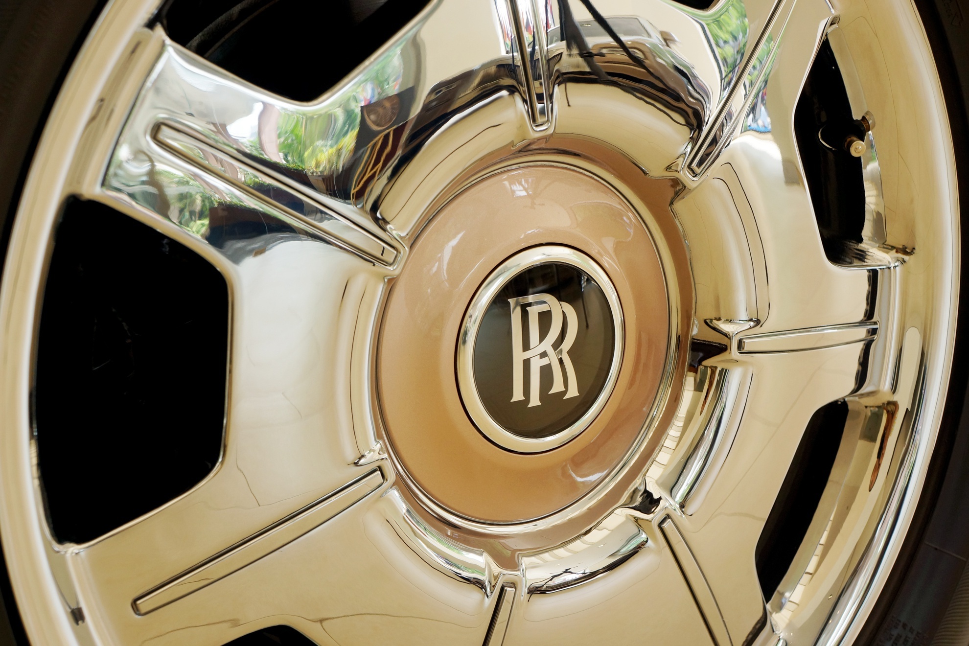 Những mẫu xe Rolls-Royce được phân phối chính hãng ảnh 25 Nhung mau xe Rolls-Royce duoc phan phoi chinh hang anh 25