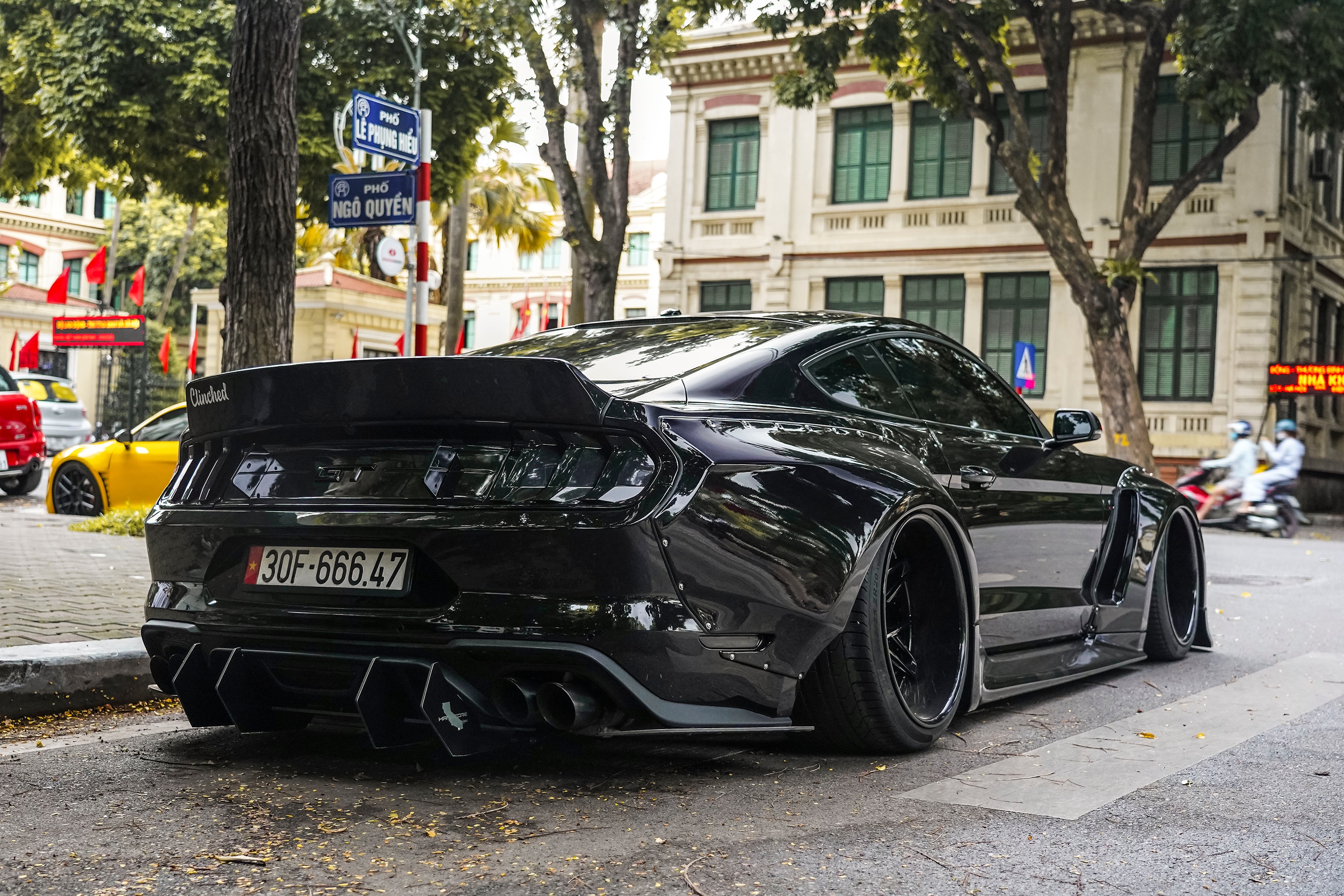 Ford Mustang GT do than rong anh 2