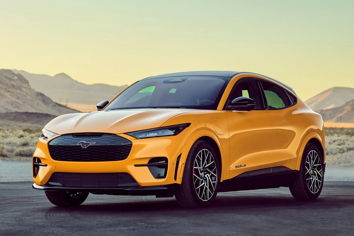 Ford Mustang Mach-E GT co gia tu 59.900 USD tai My hinh anh