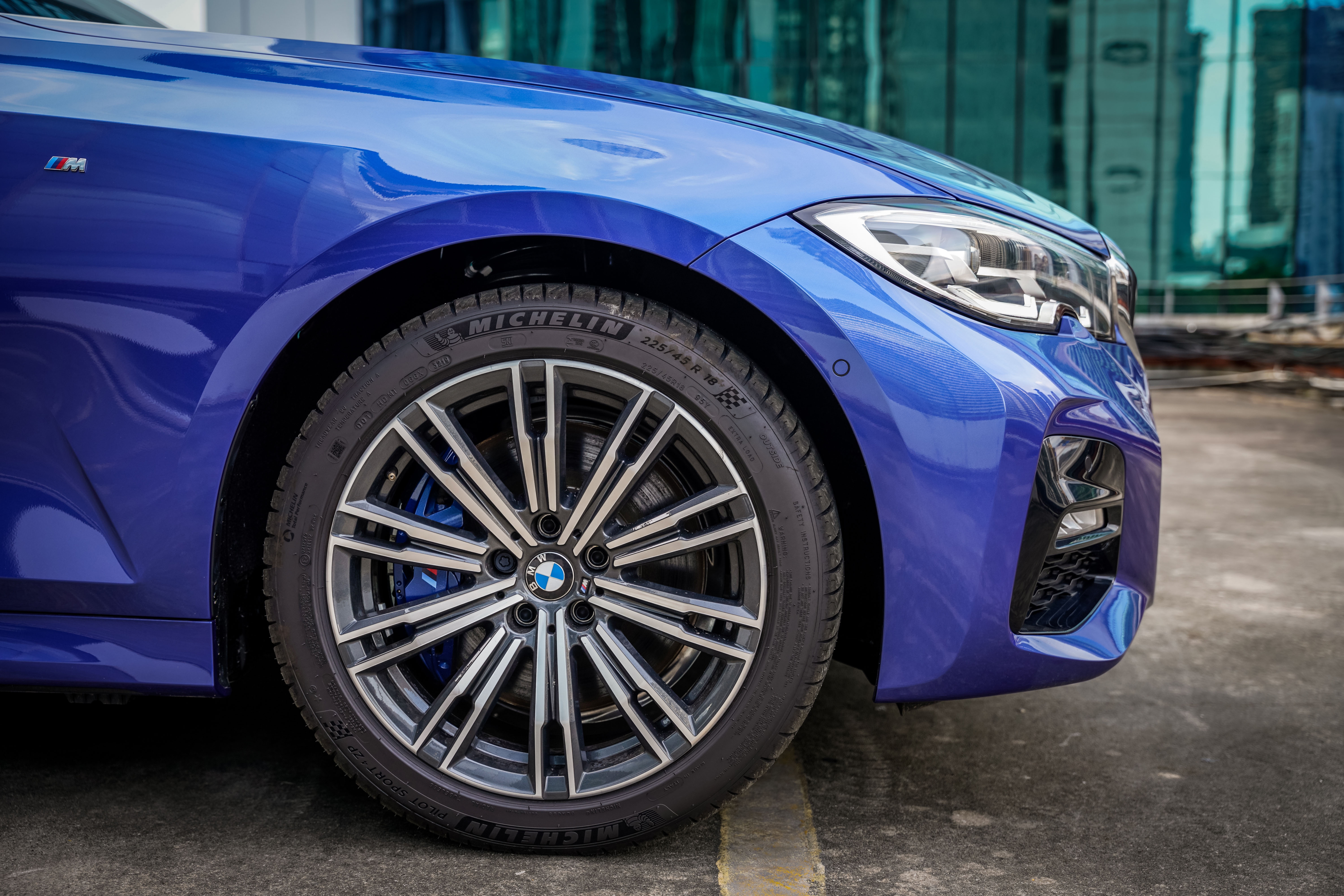 BMW 330e M Sport ra mat Malaysia anh 6