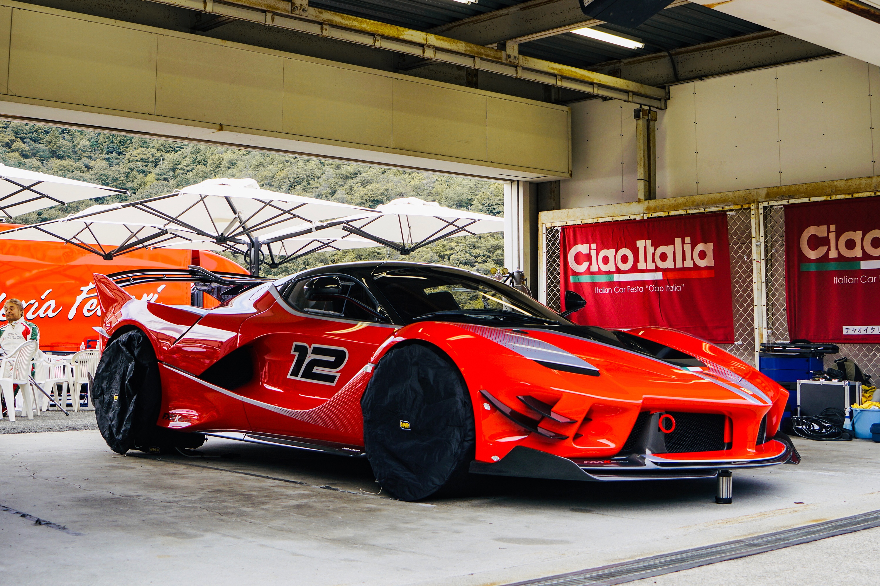 Ferrari FXX-K Evo gam ru tren truong dua hinh anh
