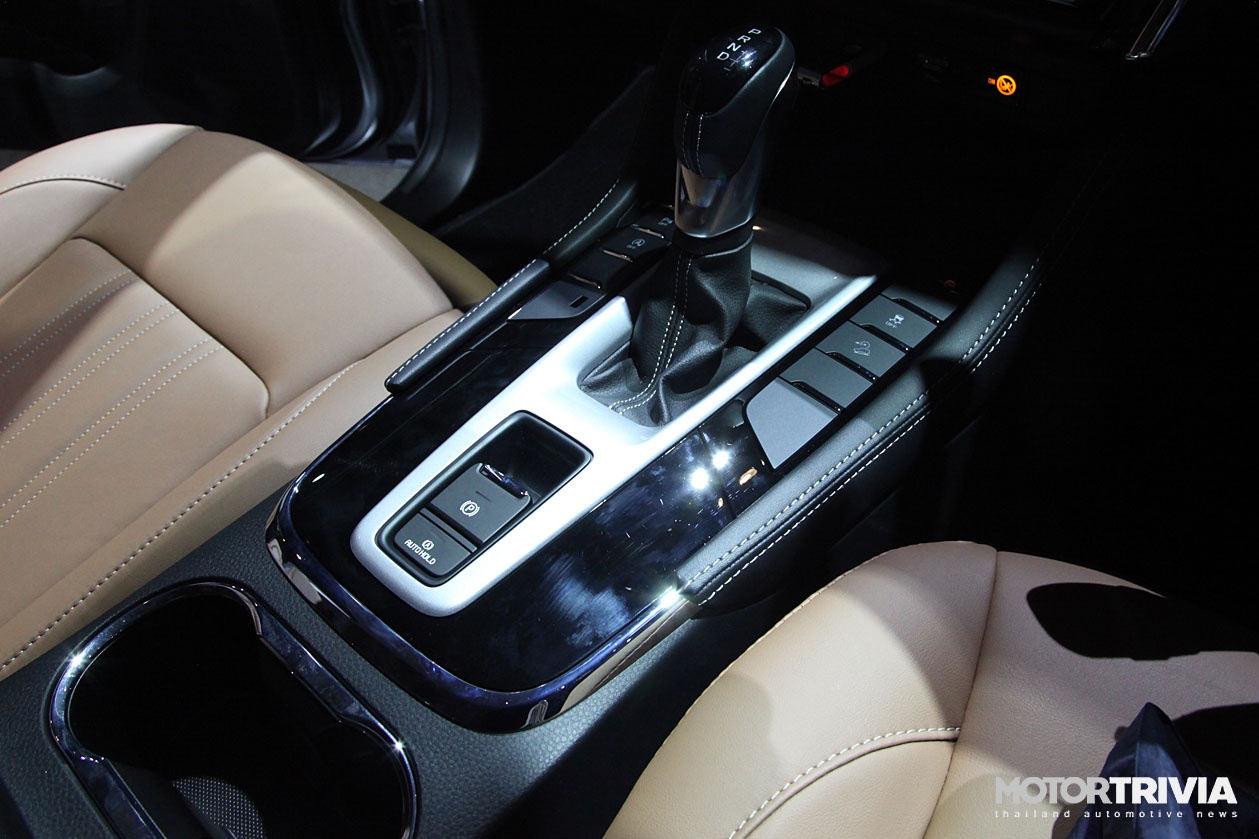 Isuzu MU-X thế hệ mới ra mắt tại Thái Lan ảnh 11 Isuzu MU-X the he moi ra mat tai Thai Lan anh 11