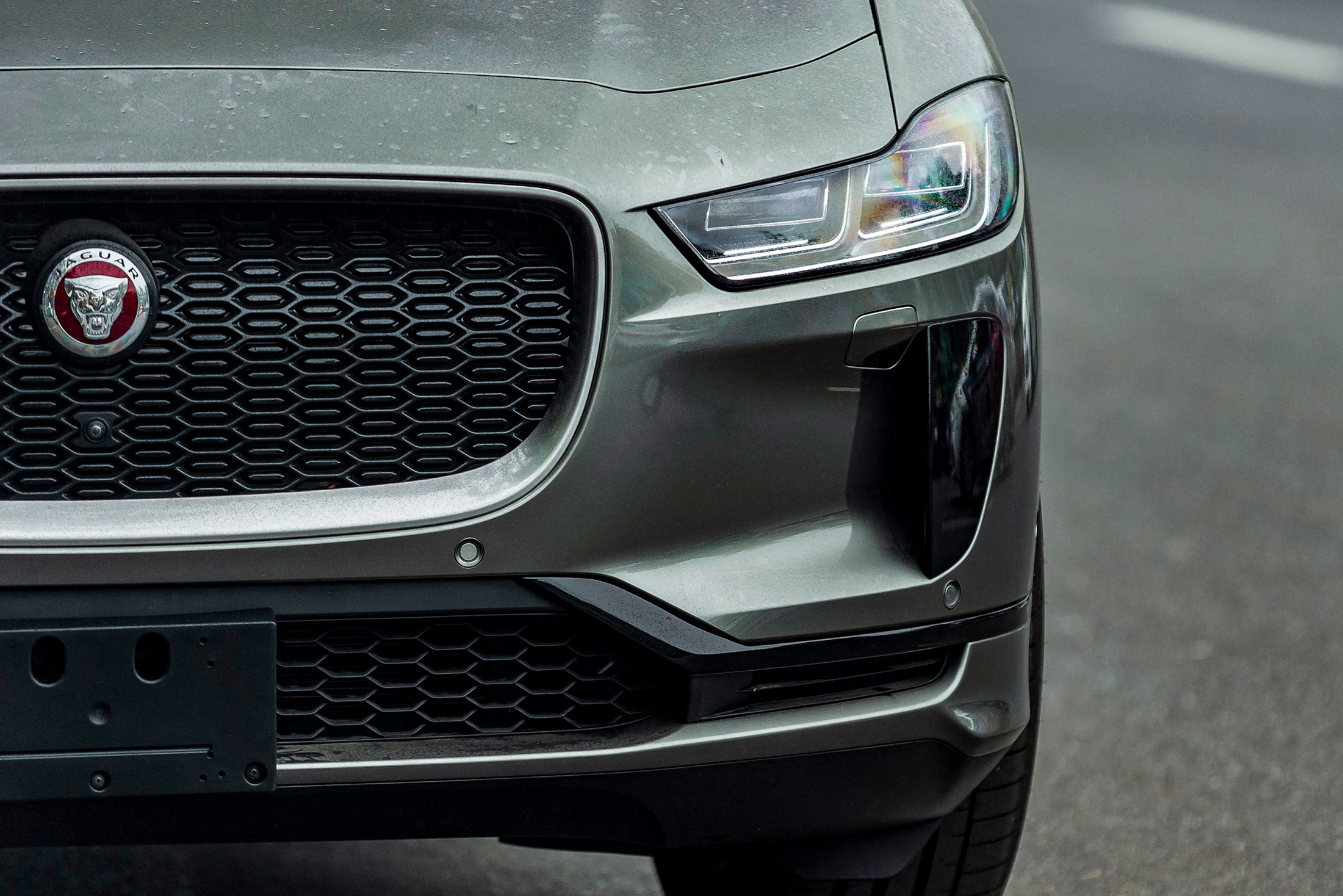 Jaguar I-Pace đầu tiên về Việt Nam ảnh 7 Jaguar I-Pace dau tien ve Viet Nam anh 7