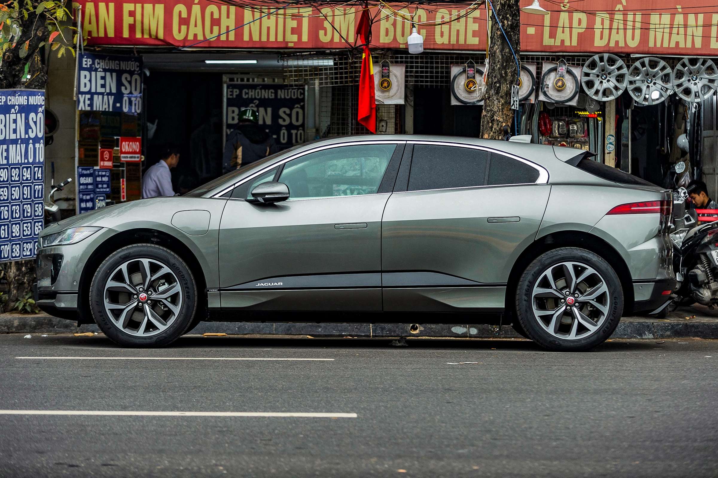 Jaguar I-Pace đầu tiên về Việt Nam ảnh 4 Jaguar I-Pace dau tien ve Viet Nam anh 4